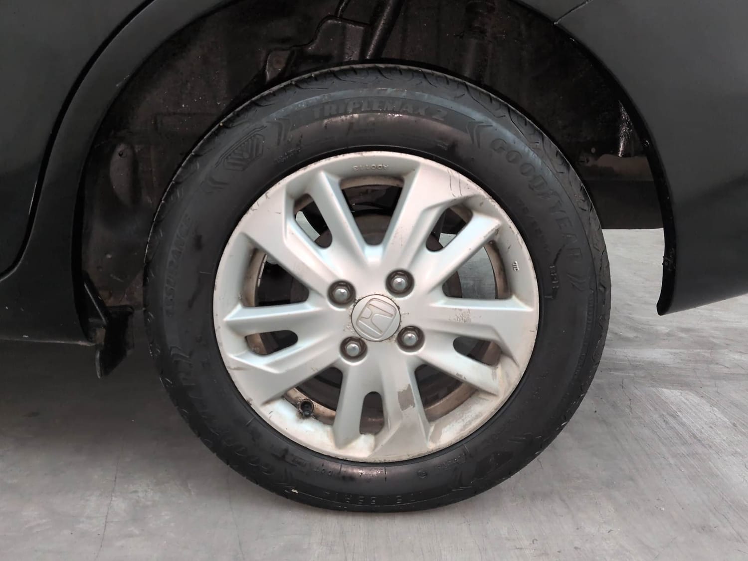 Used 2013 Honda Amaze 1.5 VX i-DTEC Diesel Manual tyres LEFT REAR TYRE RIM VIEW