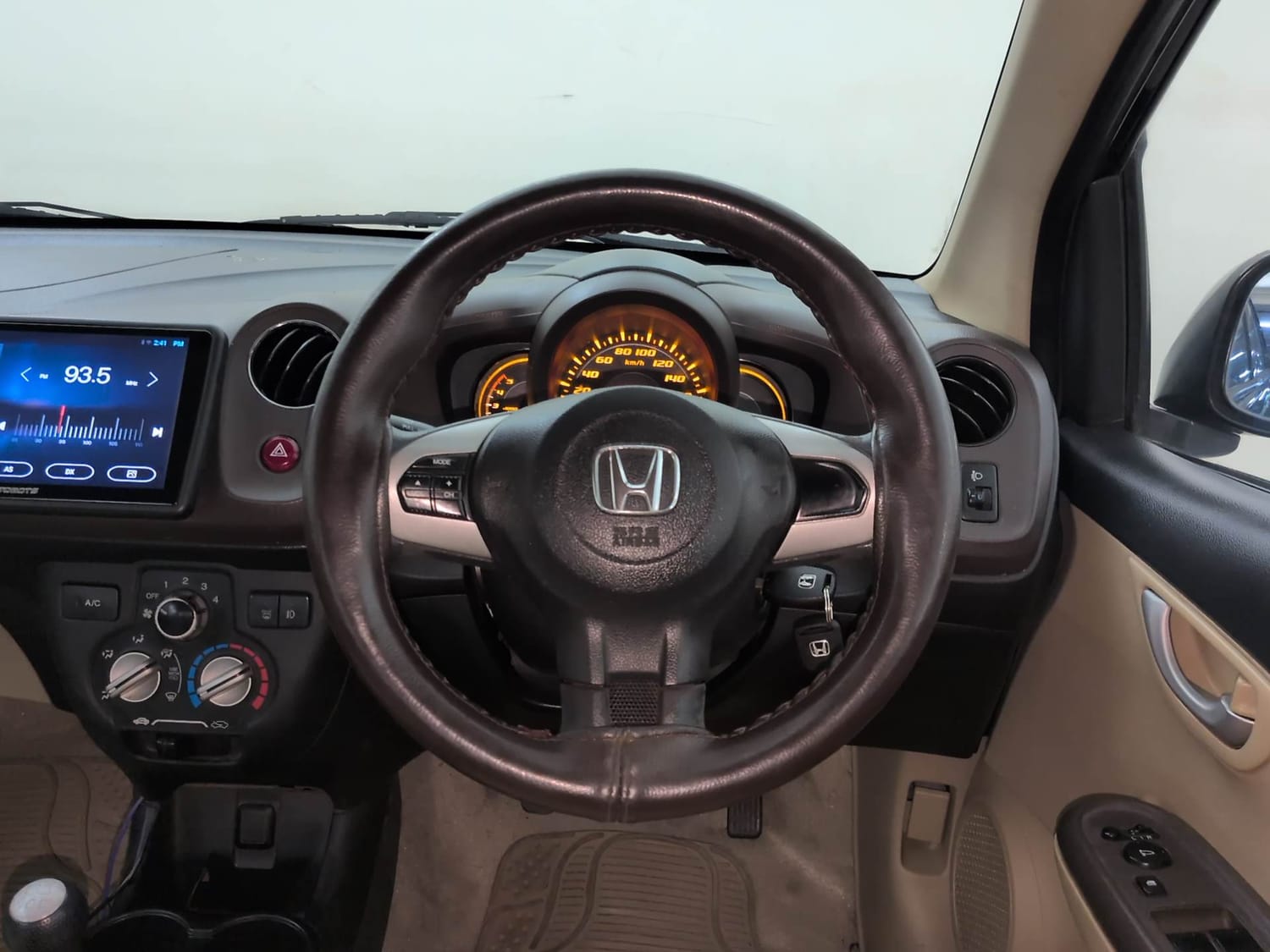 Used 2013 Honda Amaze 1.5 VX i-DTEC Diesel Manual interior STEERING VIEW
