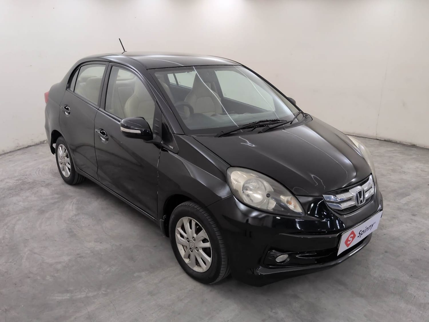 Used 2013 Honda Amaze 1.5 VX i-DTEC Diesel Manual exterior RIGHT FRONT CORNER VIEW
