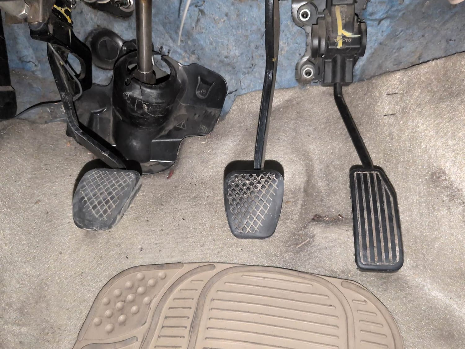 Used 2013 Honda Amaze 1.5 VX i-DTEC Diesel Manual interior PEDALS VIEW