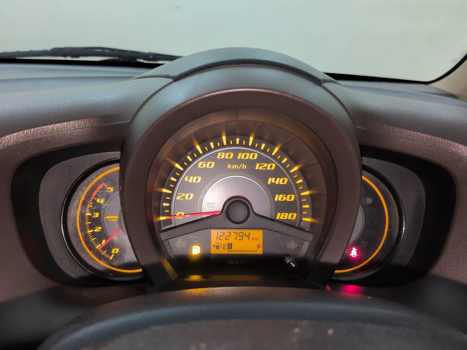 Used 2013 Honda Amaze 1.5 VX i-DTEC Diesel Manual interior CLUSTERMETER VIEW