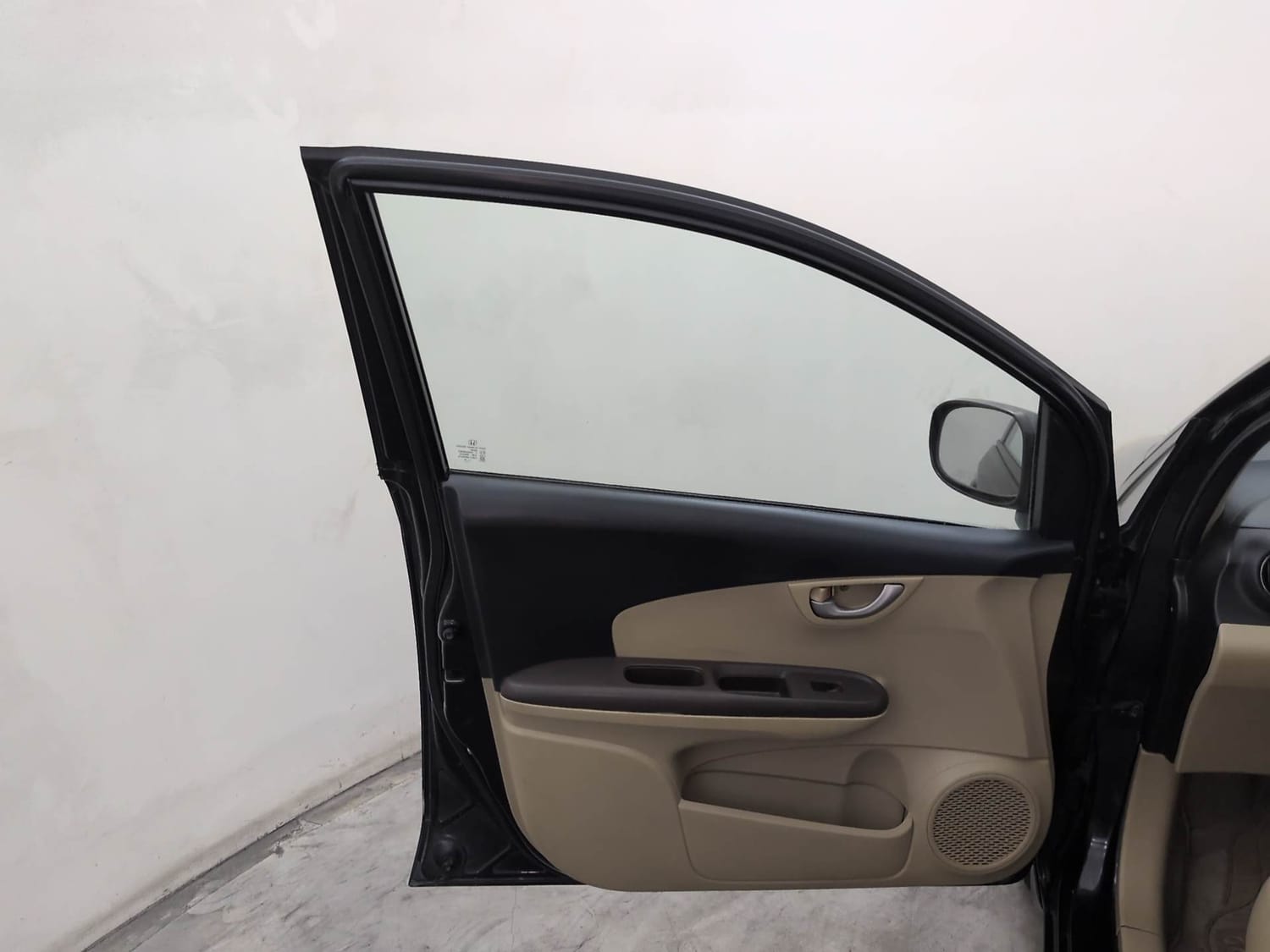 Used 2013 Honda Amaze 1.5 VX i-DTEC Diesel Manual interior LEFT FRONT DOOR OPEN VIEW