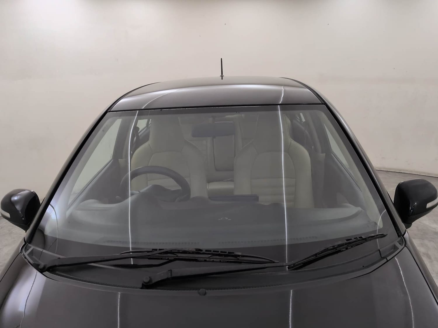 Used 2013 Honda Amaze 1.5 VX i-DTEC Diesel Manual exterior FRONT WINDSHIELD VIEW