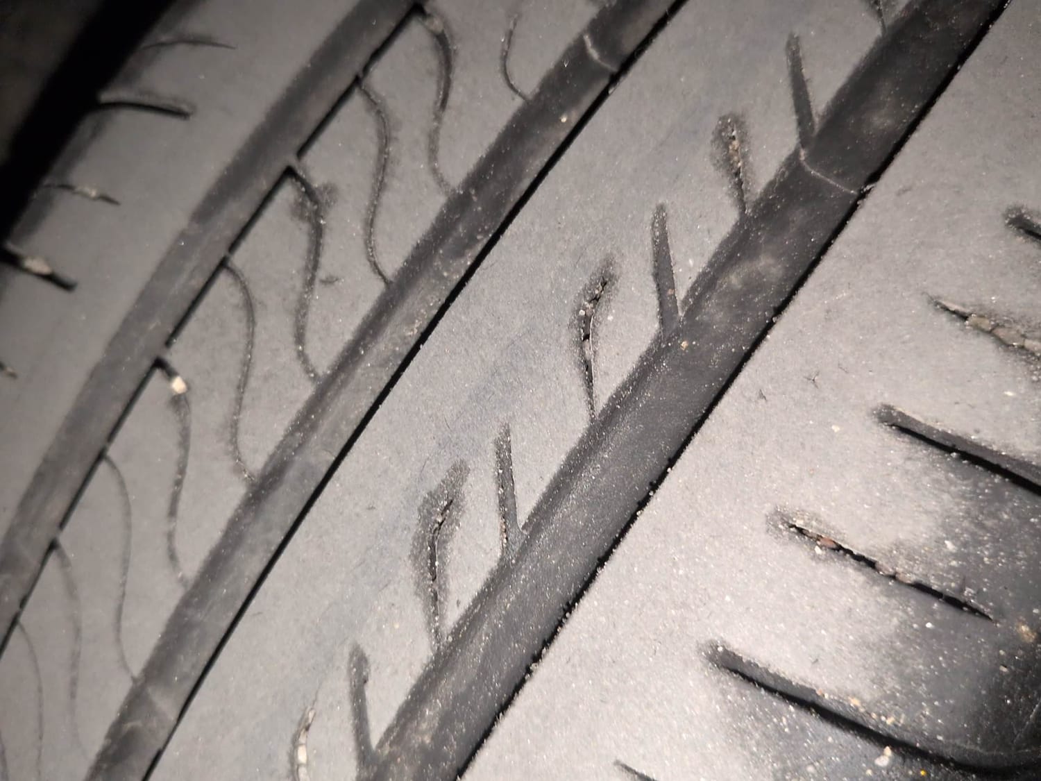 Used 2013 Honda Amaze 1.5 VX i-DTEC Diesel Manual tyres LEFT REAR TYRE TREAD VIEW