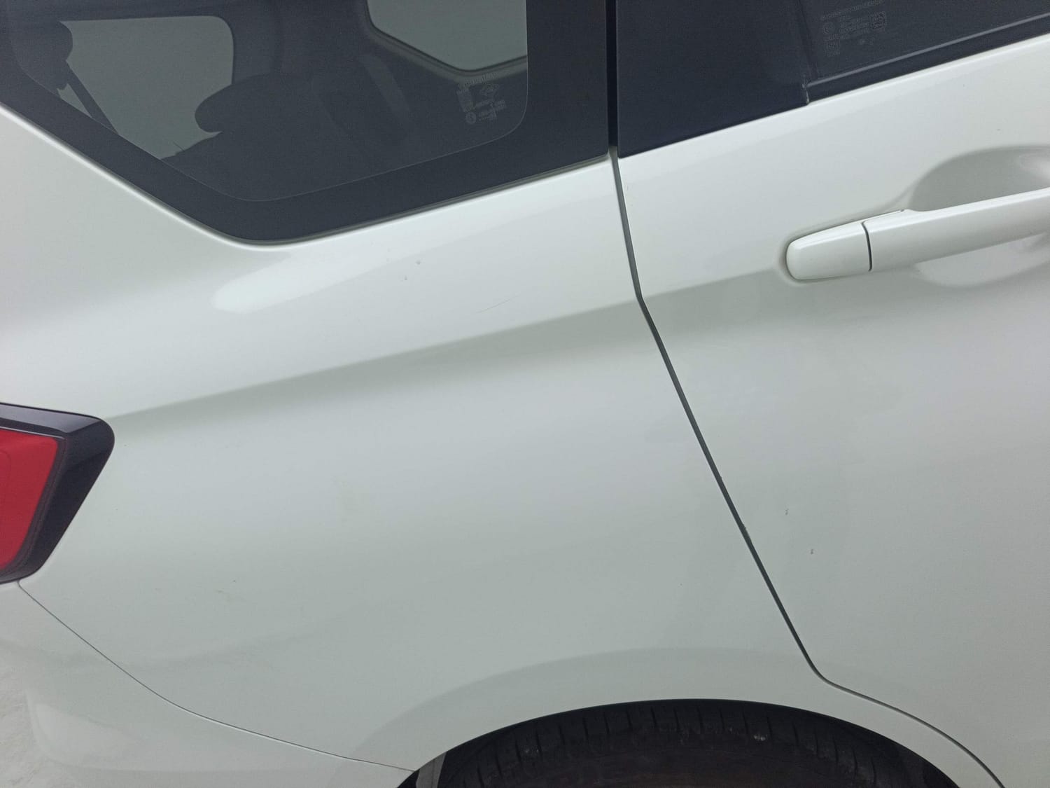 Used 2024 Maruti Suzuki Ertiga VXi AT Petrol Automatic dents MINOR SCRATCH