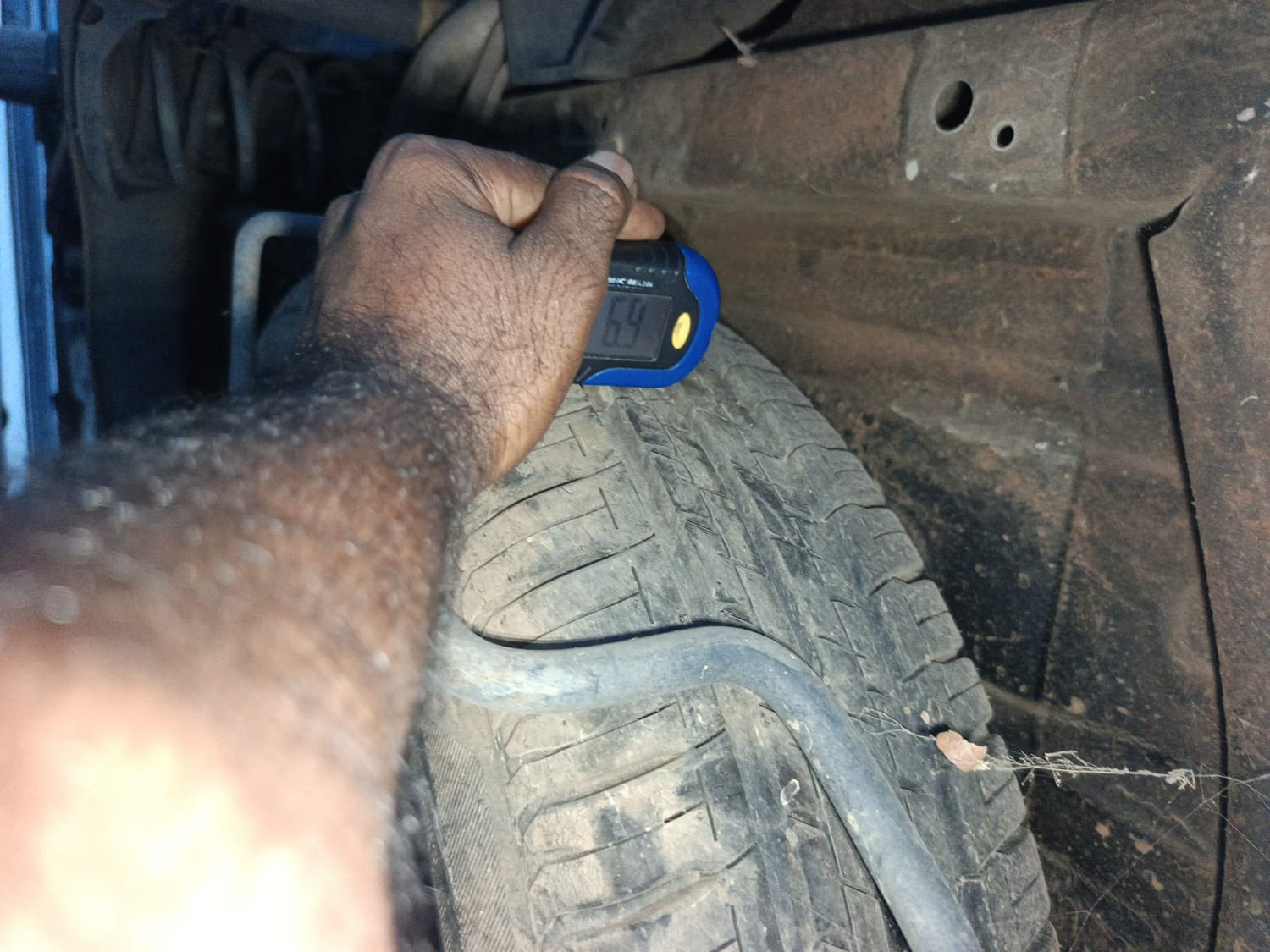 Used 2024 Maruti Suzuki Ertiga VXi AT Petrol Automatic tyres SPARE TYRE VIEW