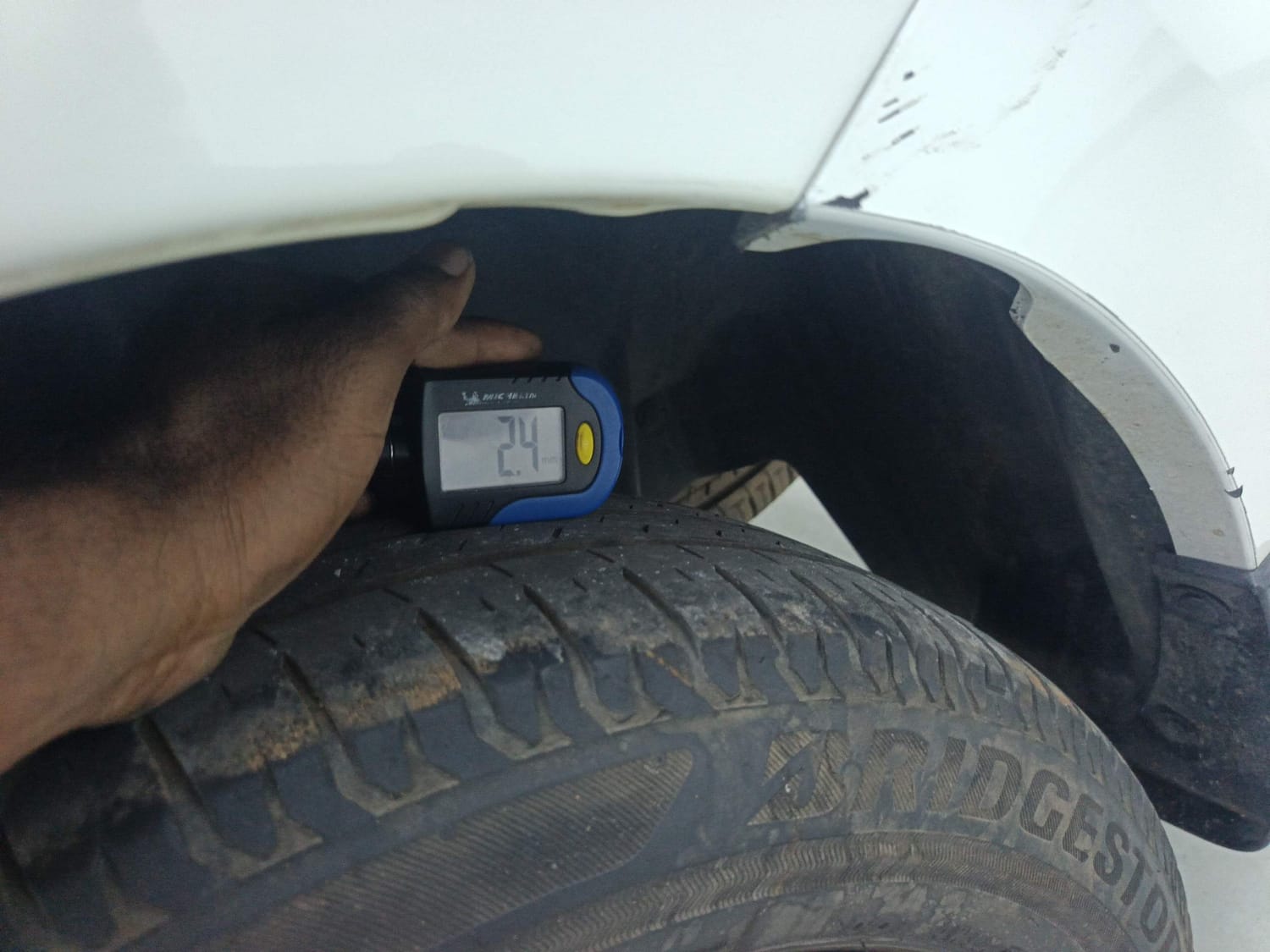 Used 2024 Maruti Suzuki Ertiga VXi AT Petrol Automatic tyres LEFT REAR TYRE TREAD VIEW