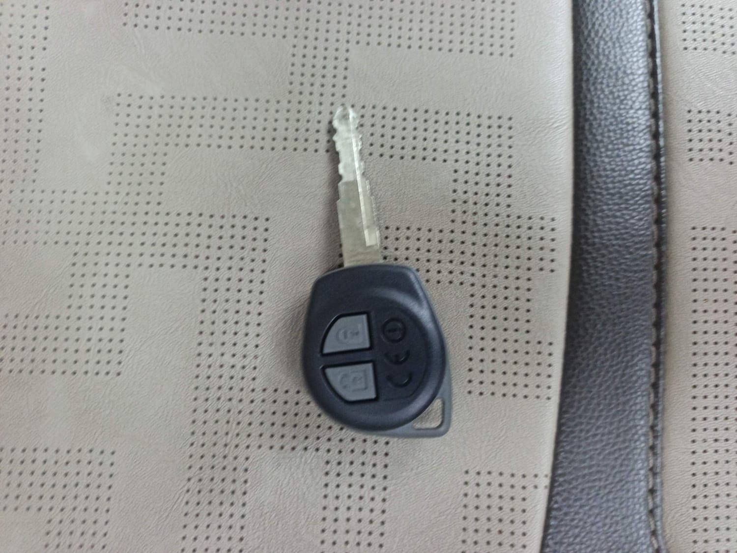 Used 2024 Maruti Suzuki Ertiga VXi AT Petrol Automatic extra CAR KEY VIEW