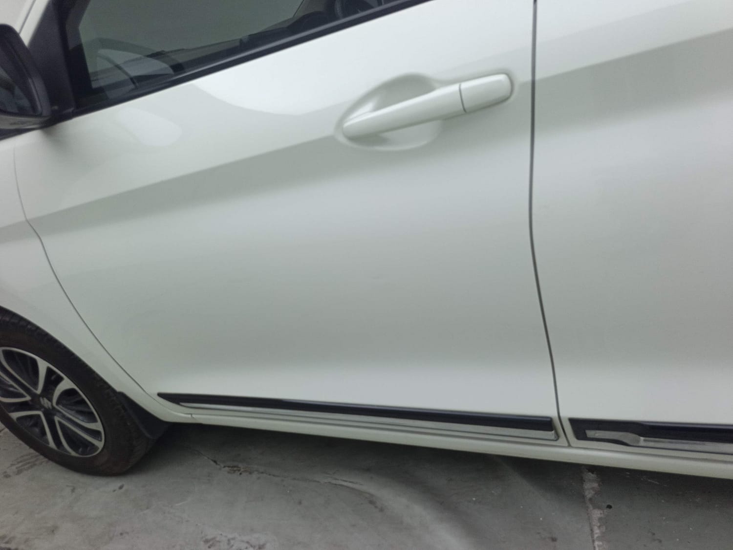 Used 2024 Maruti Suzuki Ertiga VXi AT Petrol Automatic dents MINOR DENT