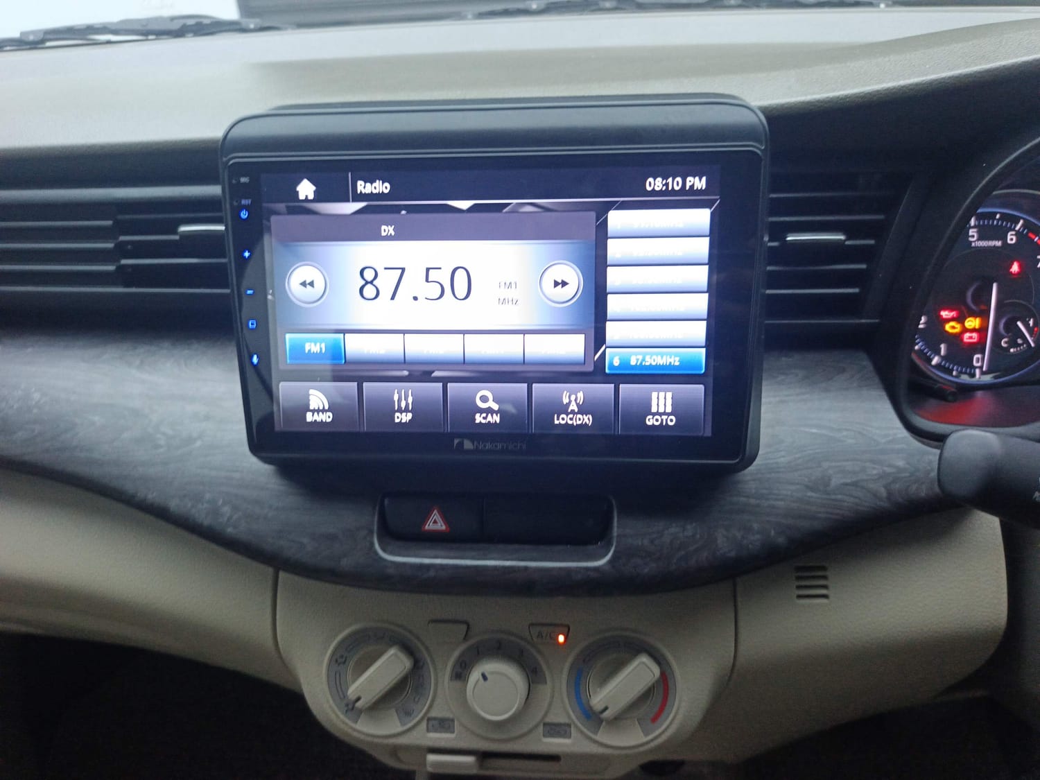 Used 2024 Maruti Suzuki Ertiga VXi AT Petrol Automatic interior MUSIC SYSTEM & AC CONTROL VIEW