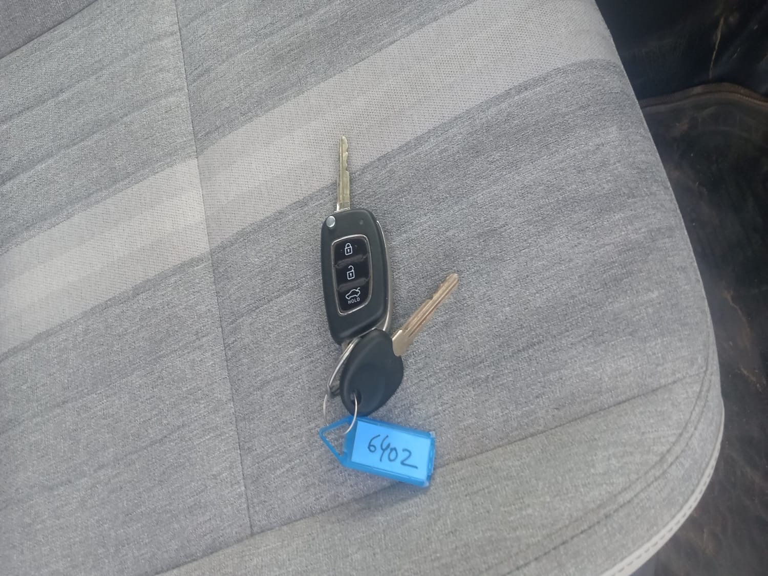 Used 2020 Hyundai Grand i10 Nios Sportz AMT 1.2 Kappa VTVT Petrol Automatic extra CAR KEY VIEW