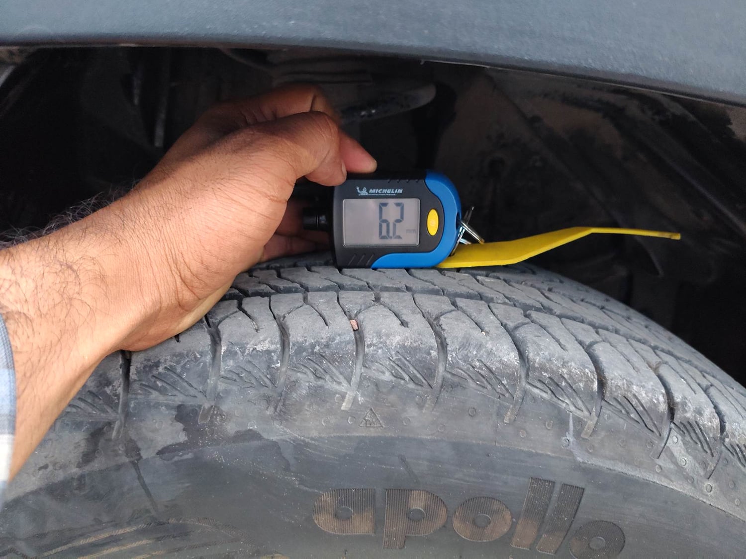 Used 2023 Maruti Suzuki Grand Vitara Zeta Smart Hybrid Petrol Manual tyres RIGHT FRONT TYRE TREAD VIEW