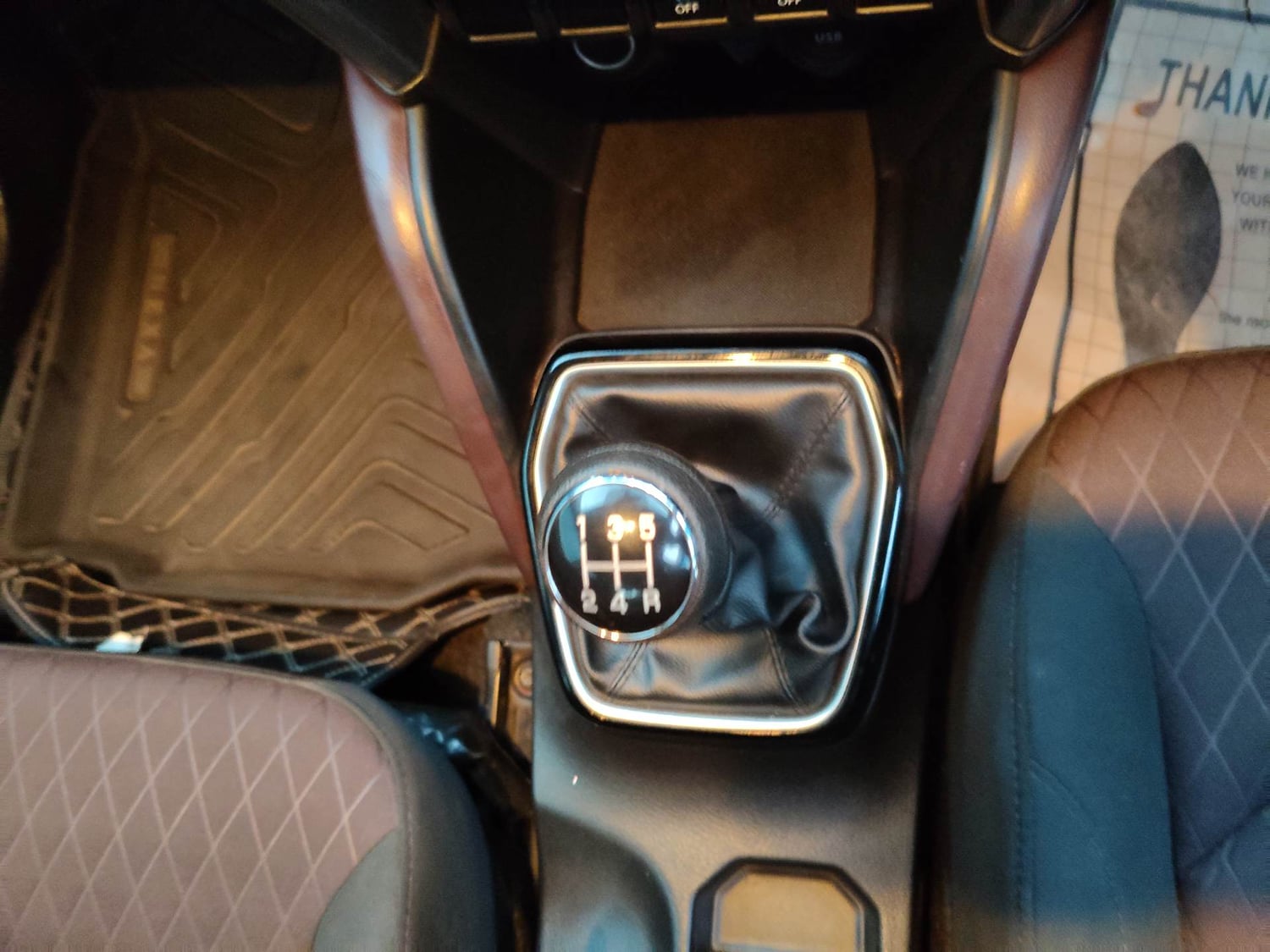 Used 2023 Maruti Suzuki Grand Vitara Zeta Smart Hybrid Petrol Manual interior GEAR  KNOB VIEW