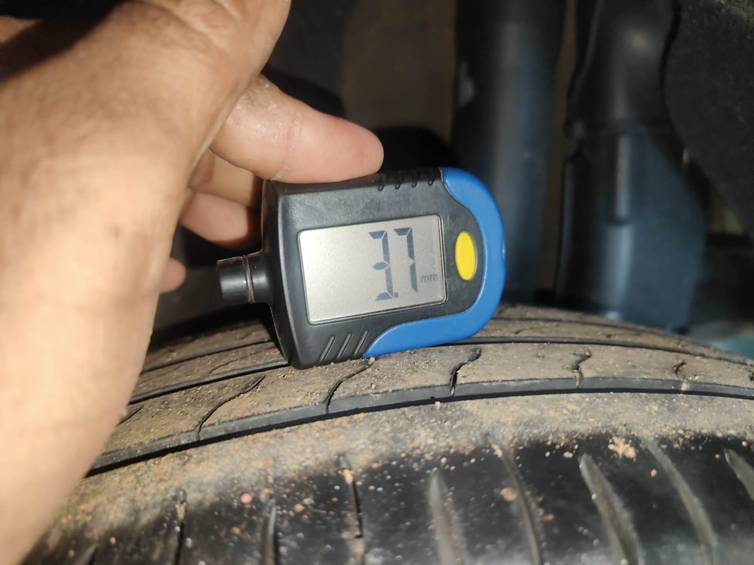 Used 2025 Kia Syros HTX 1.0 Turbo 6MT Petrol Manual tyres LEFT REAR TYRE TREAD VIEW