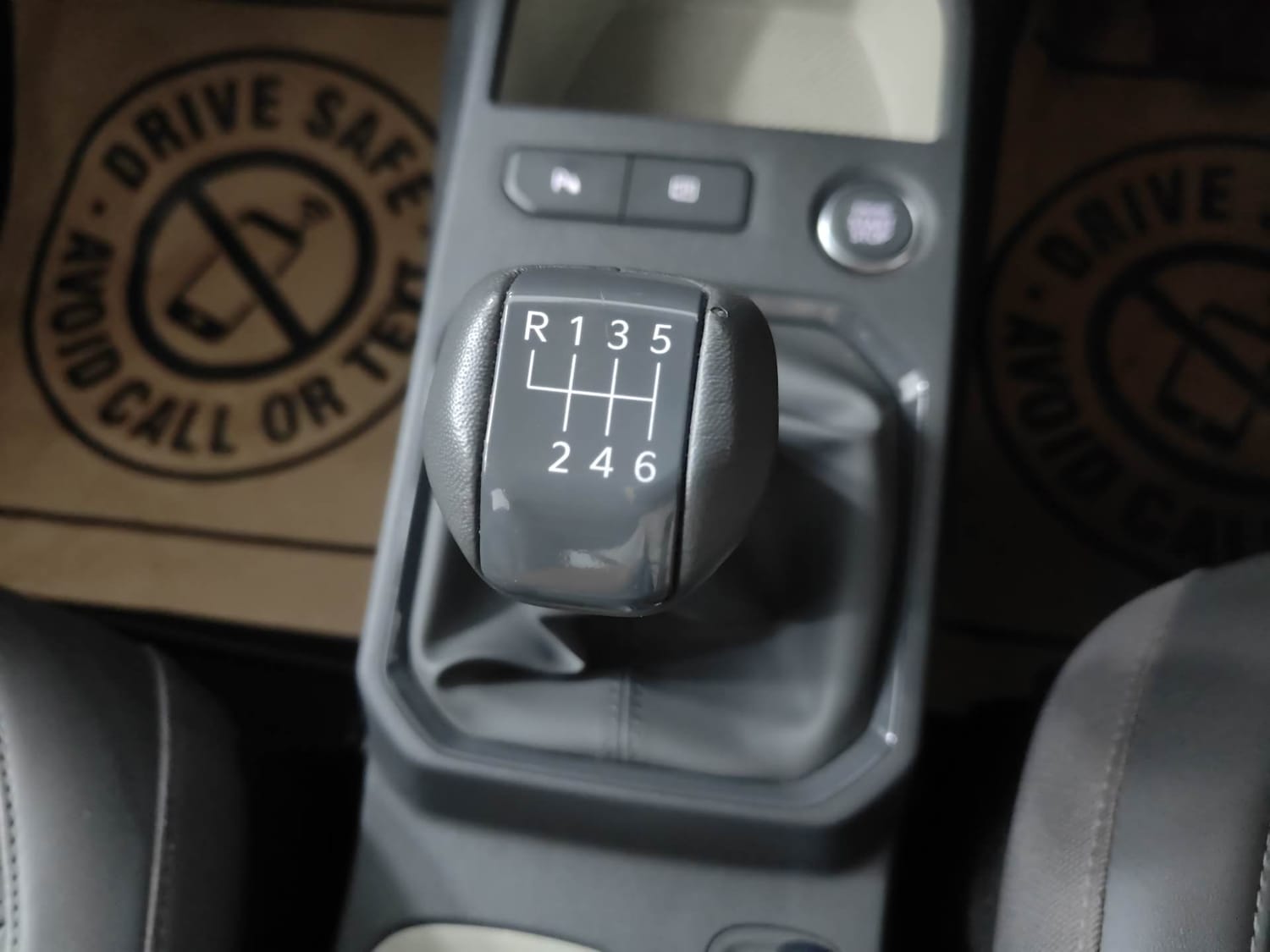 Used 2025 Kia Syros HTX 1.0 Turbo 6MT Petrol Manual interior GEAR  KNOB VIEW