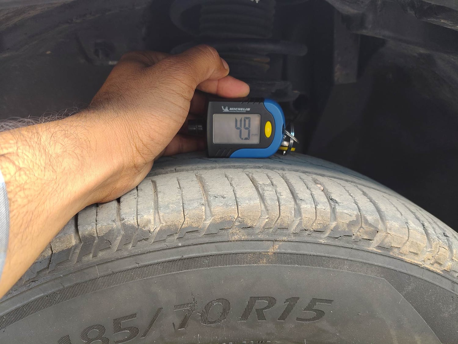Used 2023 Tata Punch Adventure Rhythm Pack AMT Petrol Automatic tyres LEFT FRONT TYRE TREAD VIEW