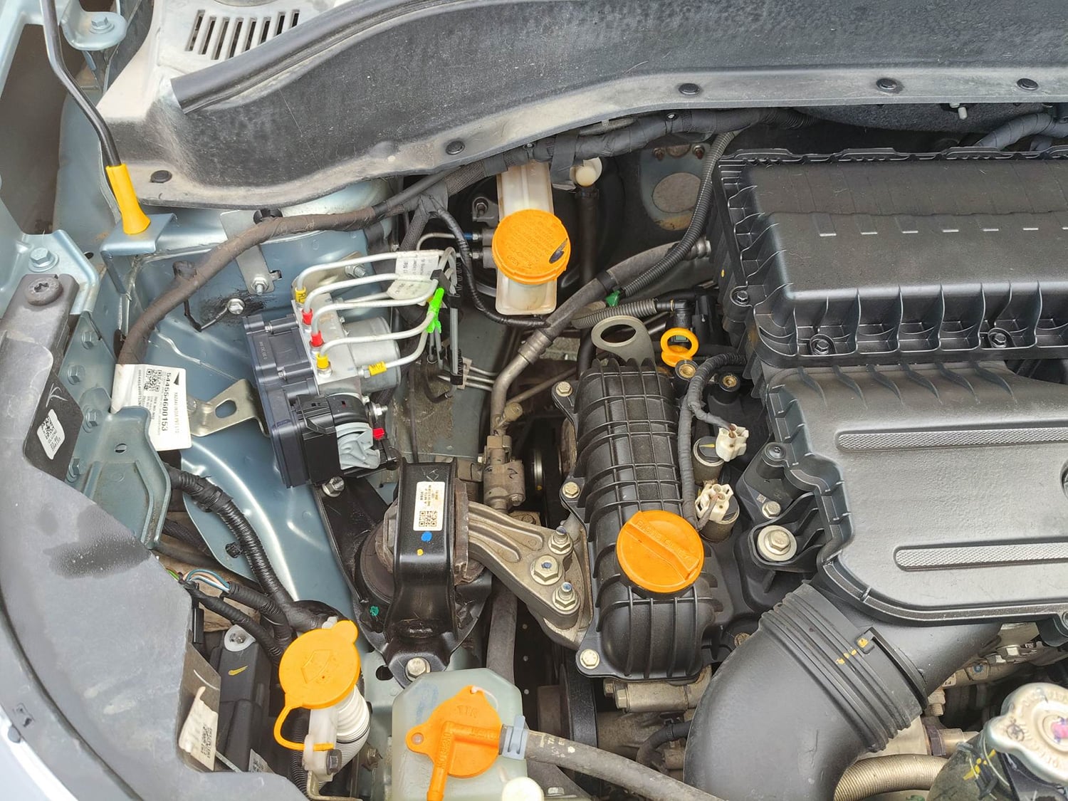 Used 2023 Tata Punch Adventure Rhythm Pack AMT Petrol Automatic engine ENGINE RIGHT SIDE VIEW