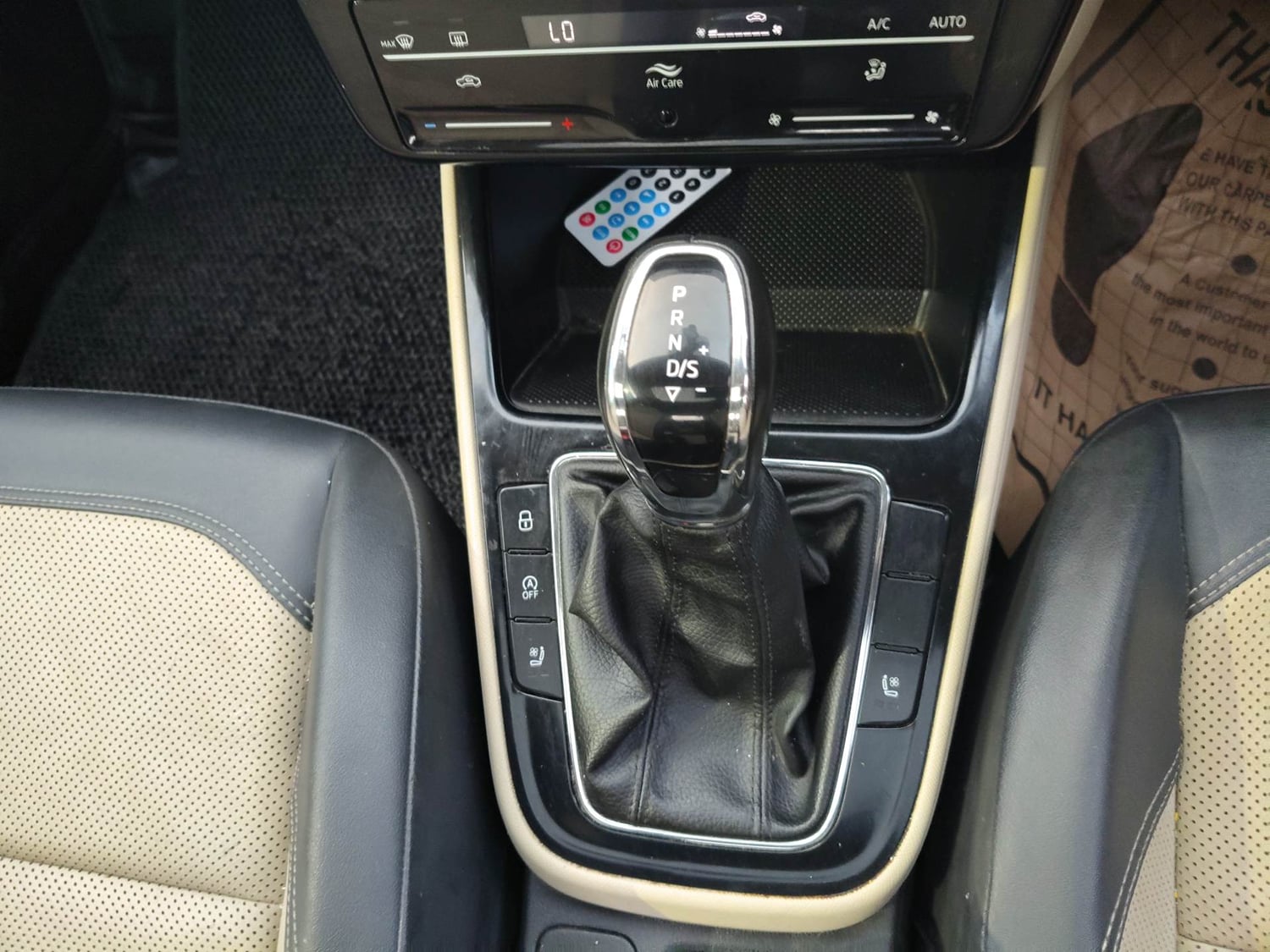 Used 2022 Skoda Slavia Style 1.0L TSI AT Petrol Automatic interior GEAR  KNOB VIEW