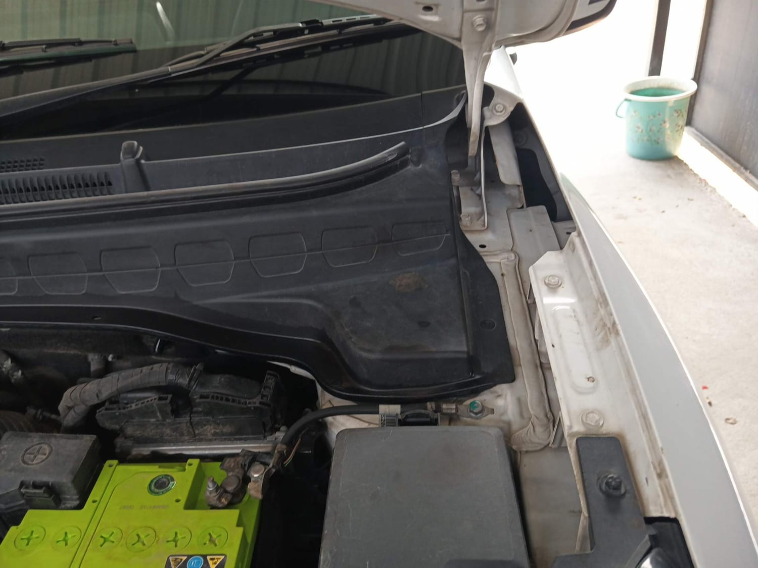 Used 2020 Kia Sonet GTX Plus 1.5 Diesel Manual engine ENGINE LEFT SIDE HINGE & APRON VIEW