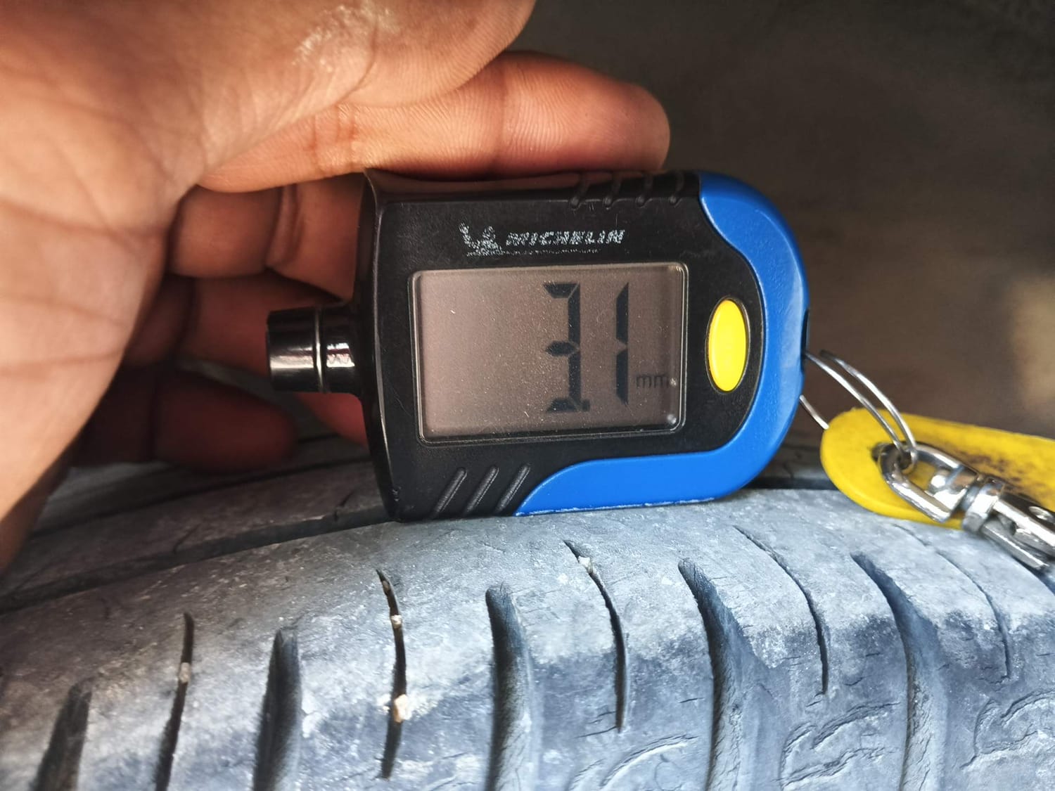 Used 2020 Kia Sonet GTX Plus 1.5 Diesel Manual tyres RIGHT REAR TYRE TREAD VIEW