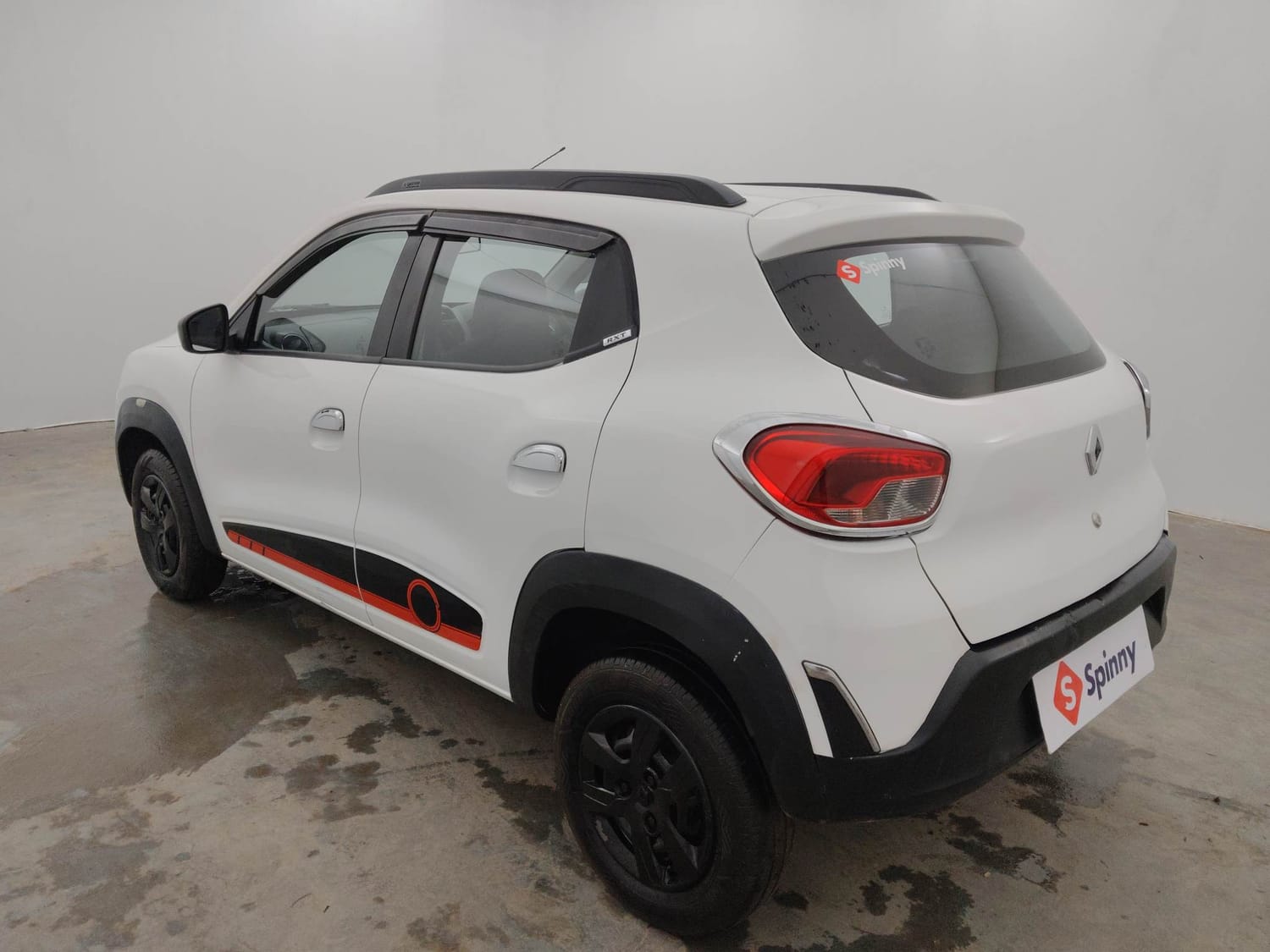 Used 2018 Renault Kwid RXT (O) 1.0 SCE Edition Petrol Manual exterior LEFT REAR CORNER VIEW
