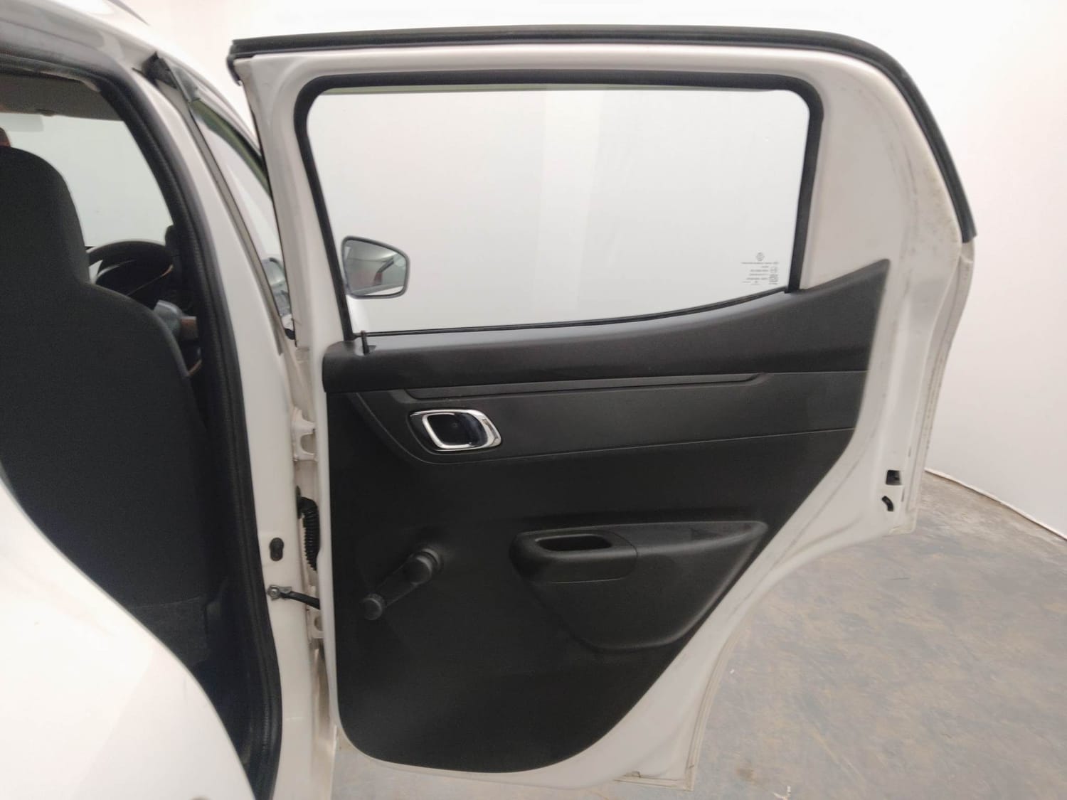 Used 2018 Renault Kwid RXT (O) 1.0 SCE Edition Petrol Manual interior RIGHT REAR DOOR OPEN VIEW