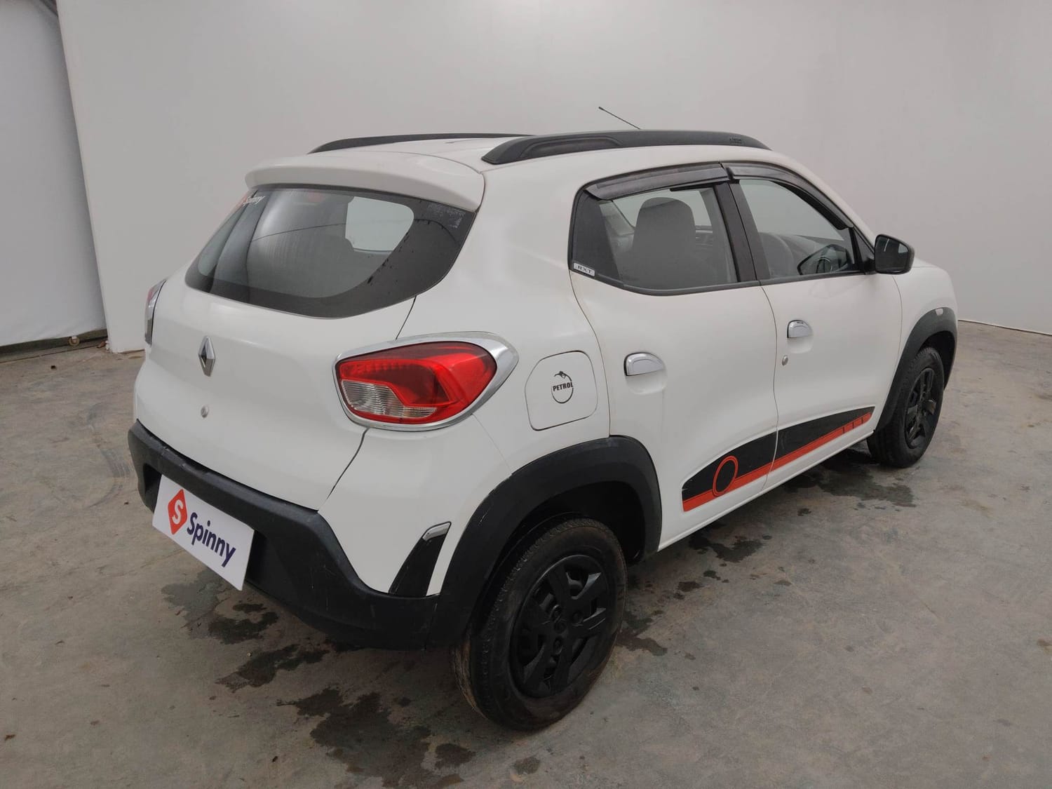 Used 2018 Renault Kwid RXT (O) 1.0 SCE Edition Petrol Manual exterior RIGHT REAR CORNER VIEW