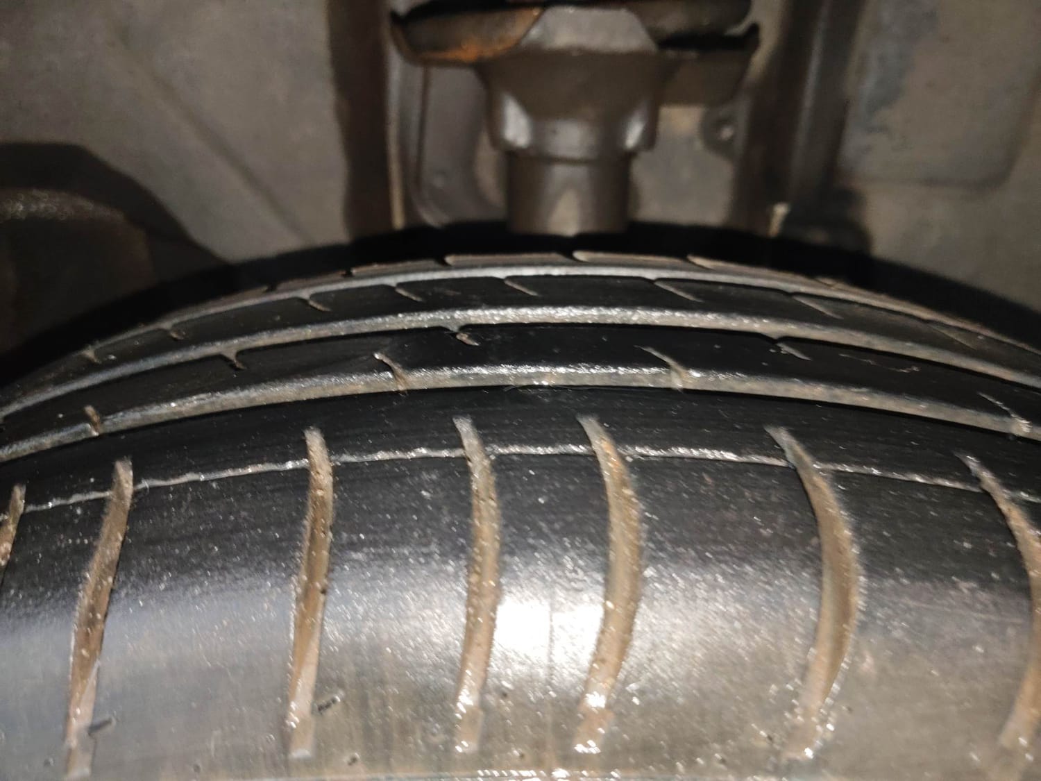 Used 2018 Renault Kwid RXT (O) 1.0 SCE Edition Petrol Manual tyres RIGHT FRONT TYRE TREAD VIEW
