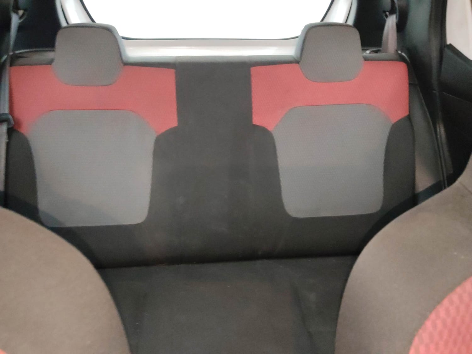 Used 2018 Renault Kwid RXT (O) 1.0 SCE Edition Petrol Manual interior REAR SEAT CONDITION VIEW
