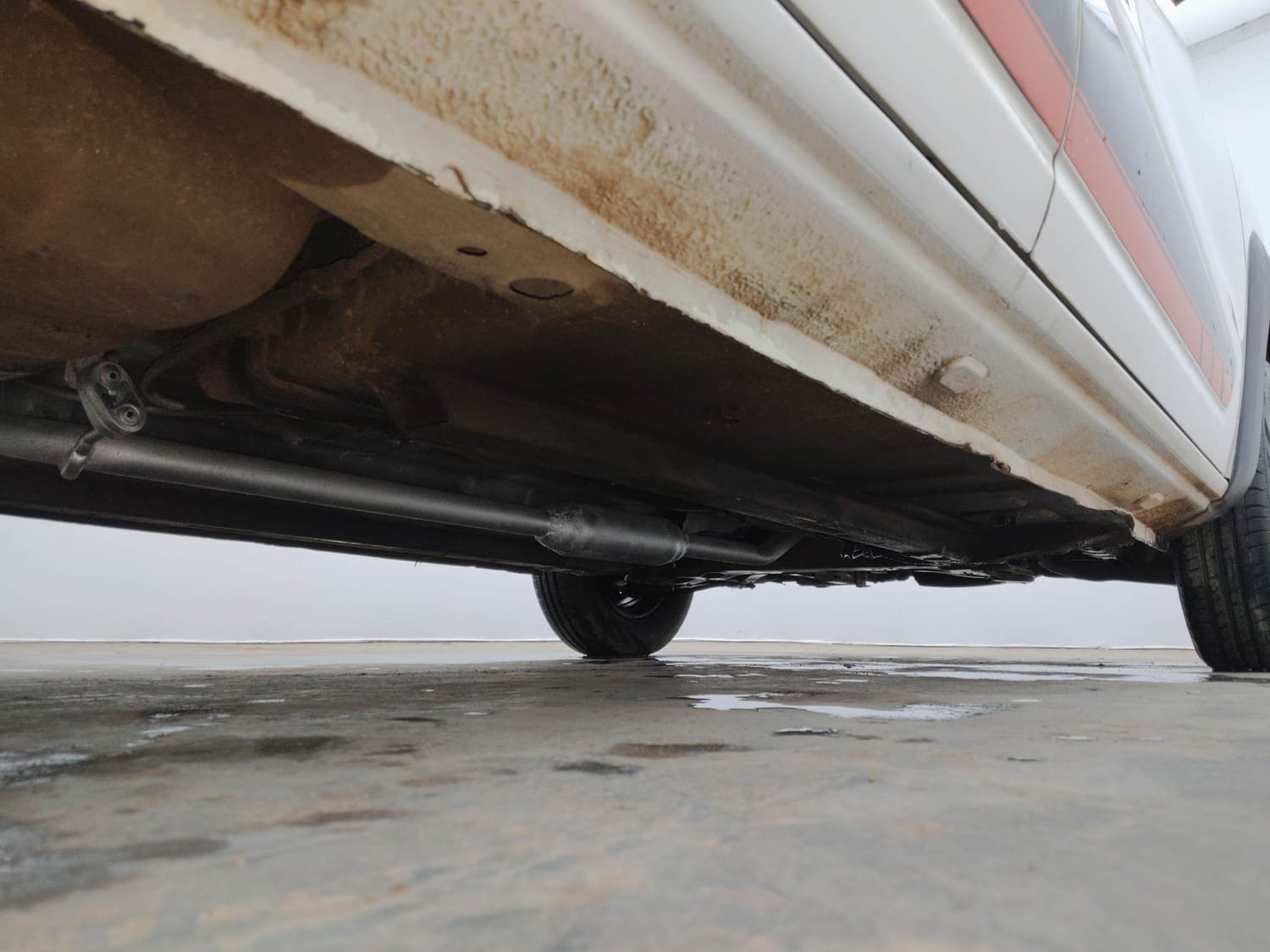 Used 2018 Renault Kwid RXT (O) 1.0 SCE Edition Petrol Manual extra REAR RIGHT UNDERBODY VIEW