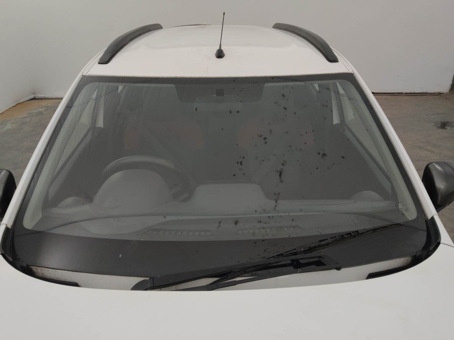 Used 2018 Renault Kwid RXT (O) 1.0 SCE Edition Petrol Manual exterior FRONT WINDSHIELD VIEW