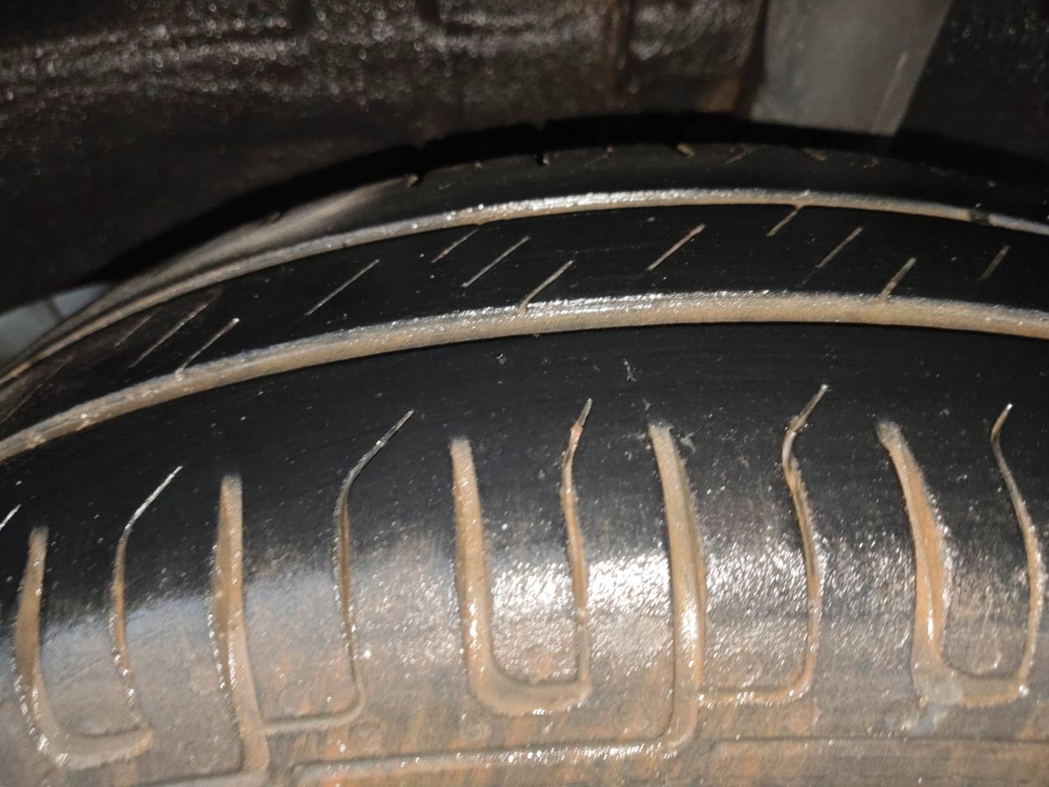Used 2018 Renault Kwid RXT (O) 1.0 SCE Edition Petrol Manual tyres LEFT REAR TYRE TREAD VIEW