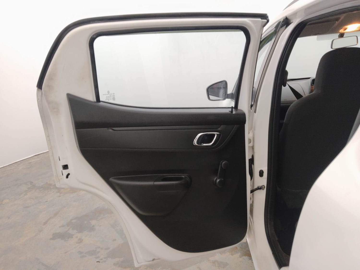 Used 2018 Renault Kwid RXT (O) 1.0 SCE Edition Petrol Manual interior LEFT REAR DOOR OPEN VIEW