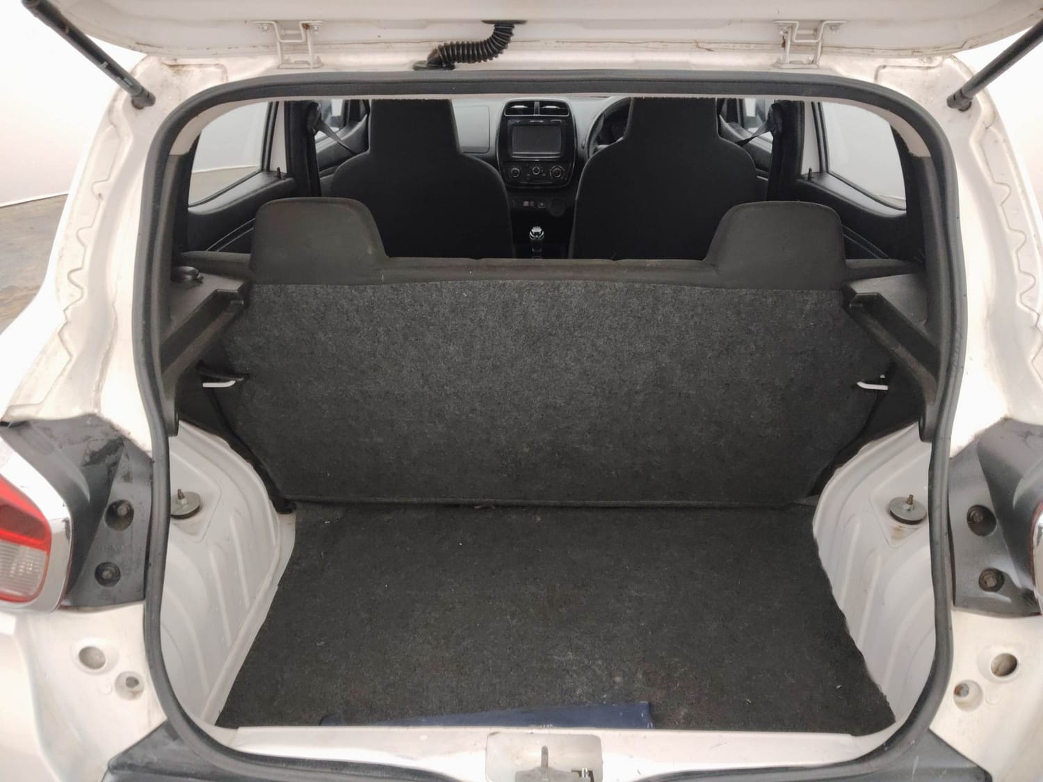 Used 2018 Renault Kwid RXT (O) 1.0 SCE Edition Petrol Manual interior DICKY INSIDE VIEW