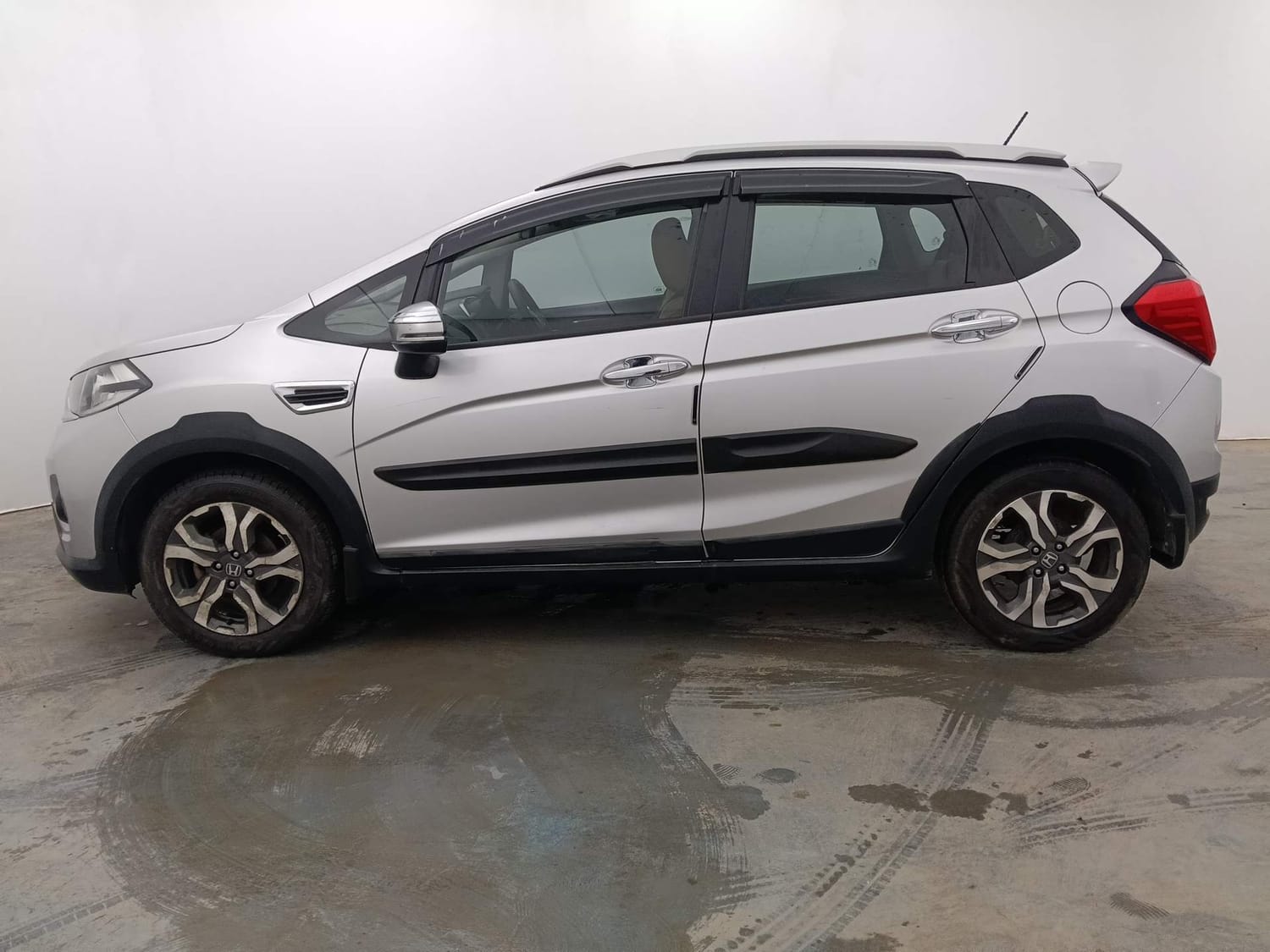 Used 2018 Honda WR-V VX MT Petrol Petrol Manual exterior LEFT SIDE VIEW