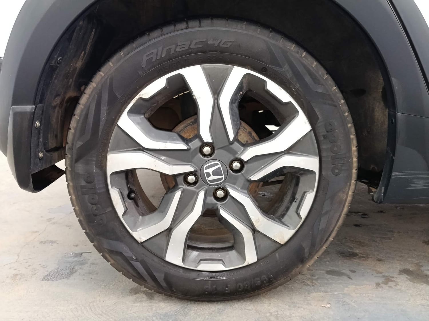 Used 2018 Honda WR-V VX MT Petrol Petrol Manual tyres RIGHT REAR TYRE RIM VIEW