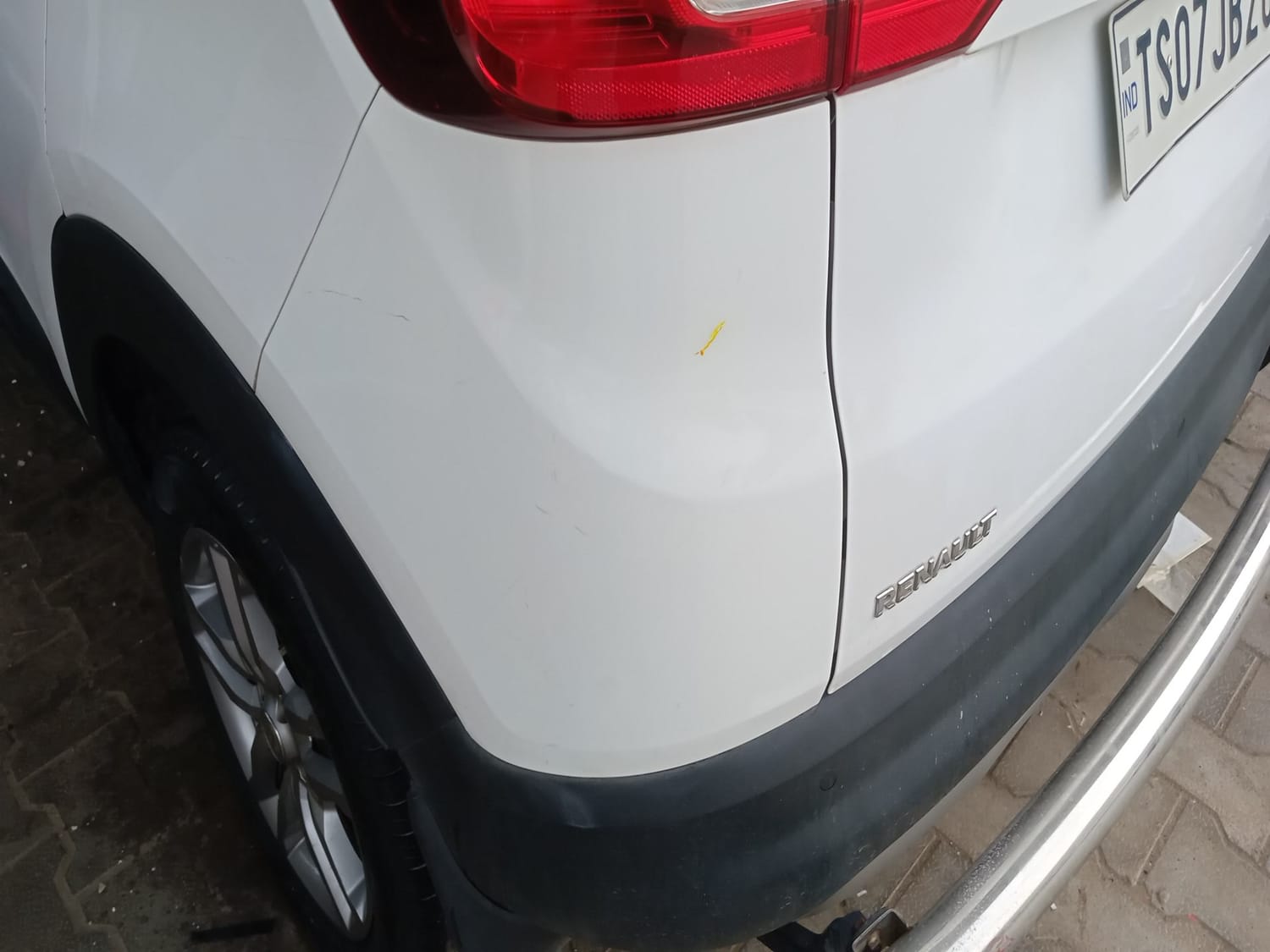 Used 2022 Renault Triber RXZ EASY-R AMT Petrol Automatic dents MINOR SCRATCH
