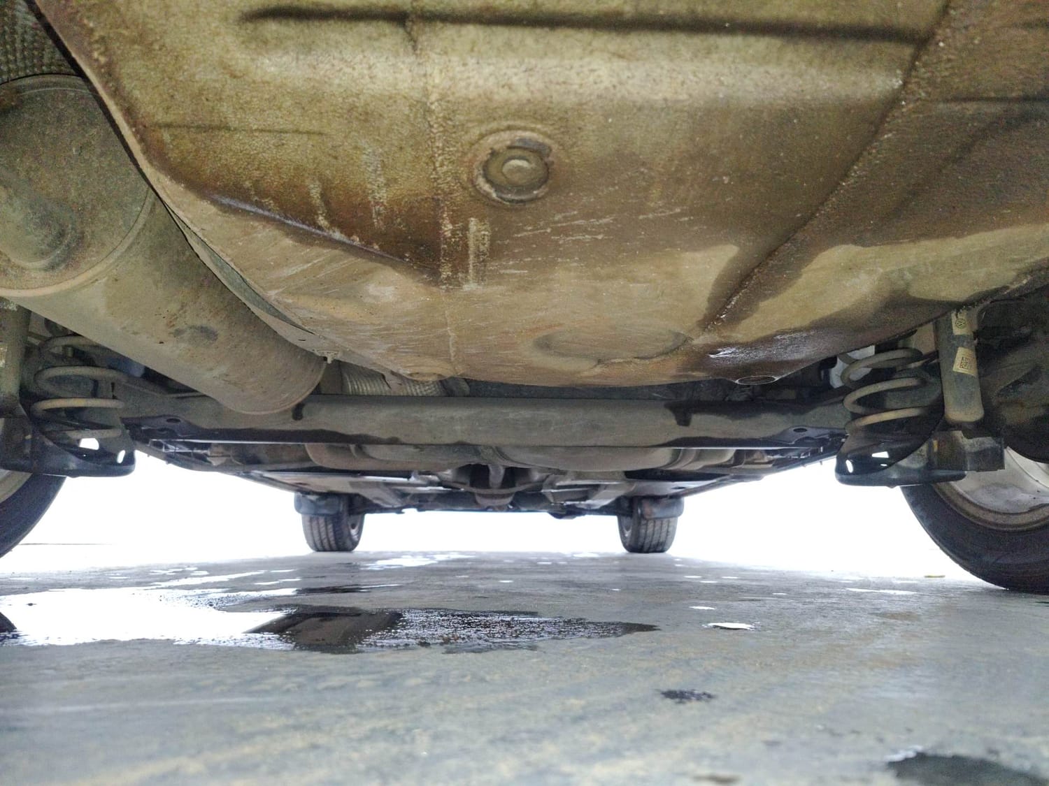 Used 2018 Skoda Rapid Style 1.6 MPI Petrol Manual extra REAR UNDERBODY VIEW (TAKEN FROM REAR)