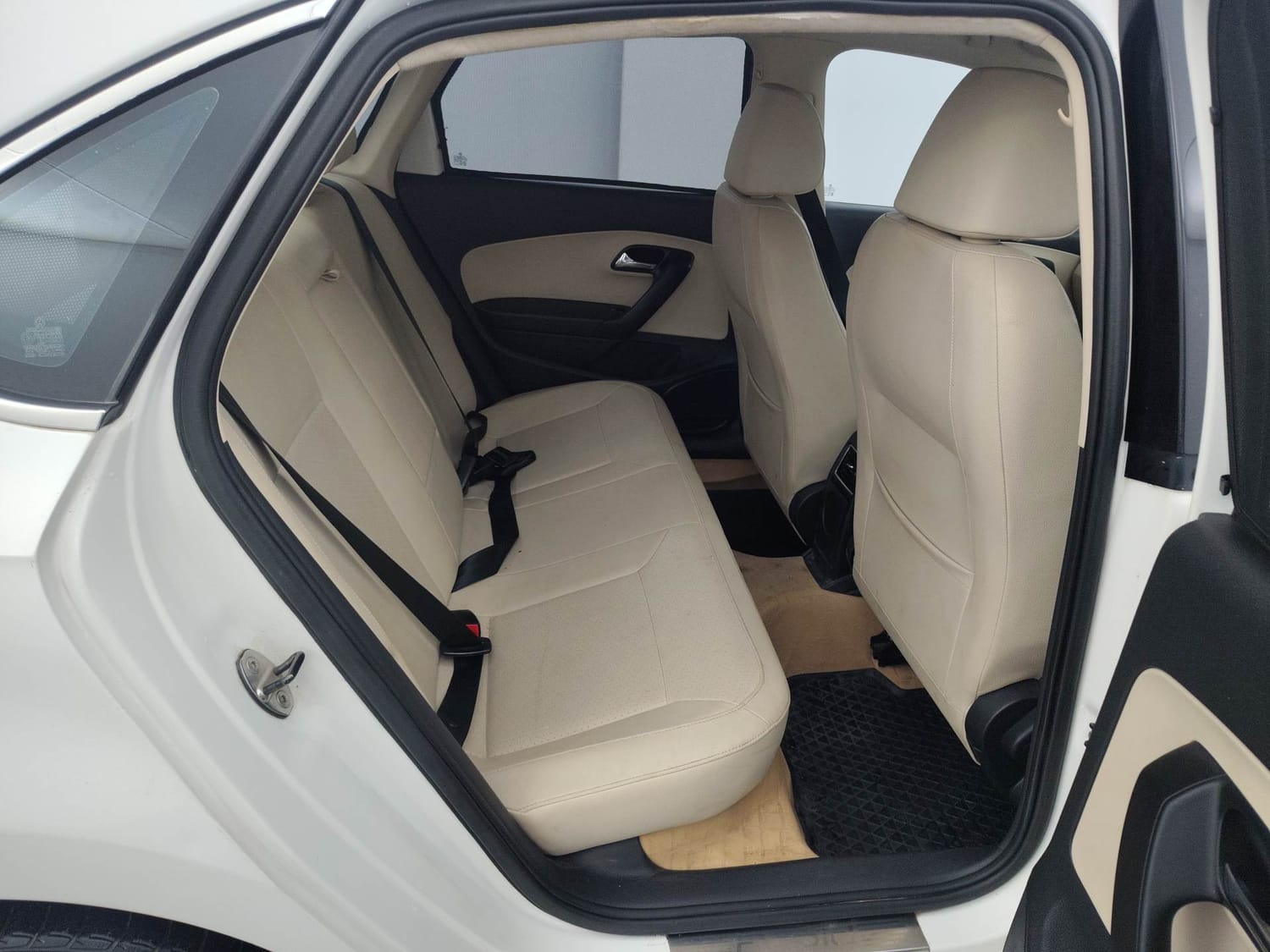 Used 2018 Skoda Rapid Style 1.6 MPI Petrol Manual interior RIGHT SIDE REAR DOOR CABIN VIEW