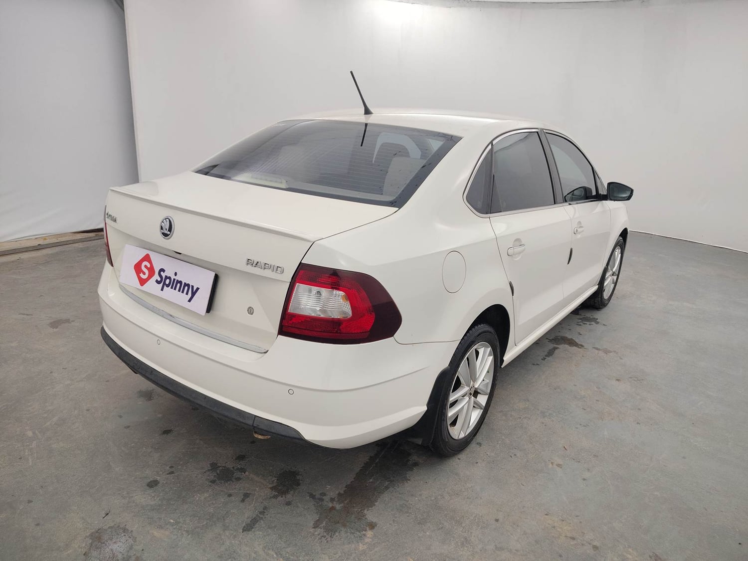 Used 2018 Skoda Rapid Style 1.6 MPI Petrol Manual exterior RIGHT REAR CORNER VIEW