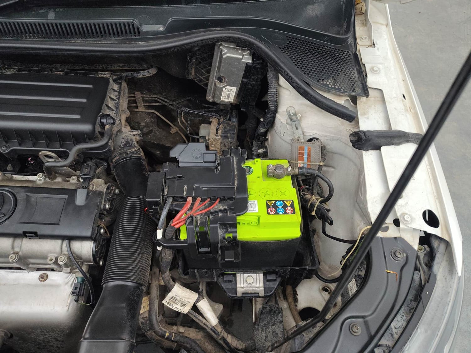 Used 2018 Skoda Rapid Style 1.6 MPI Petrol Manual engine ENGINE LEFT SIDE VIEW