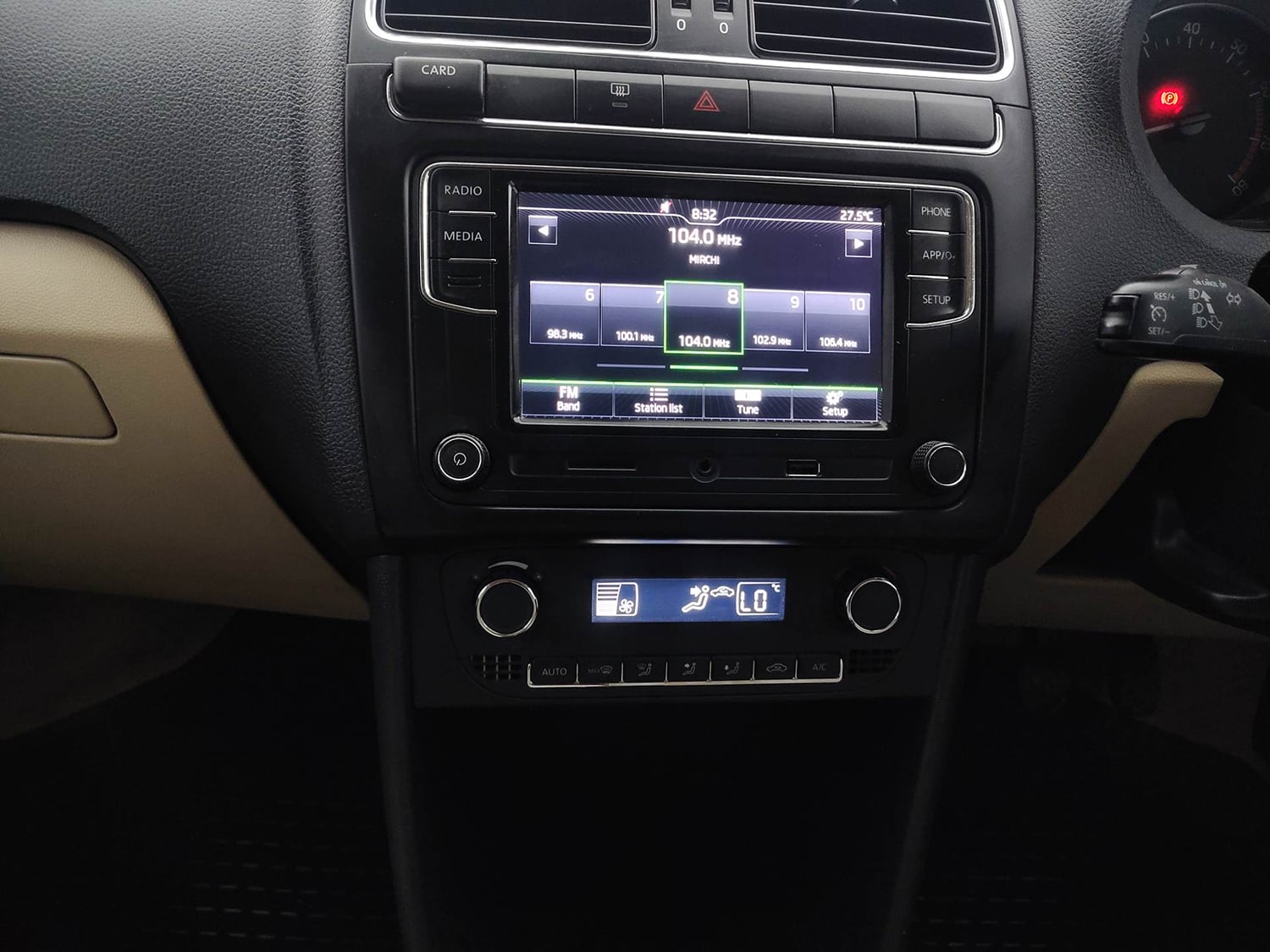 Used 2018 Skoda Rapid Style 1.6 MPI Petrol Manual interior MUSIC SYSTEM & AC CONTROL VIEW