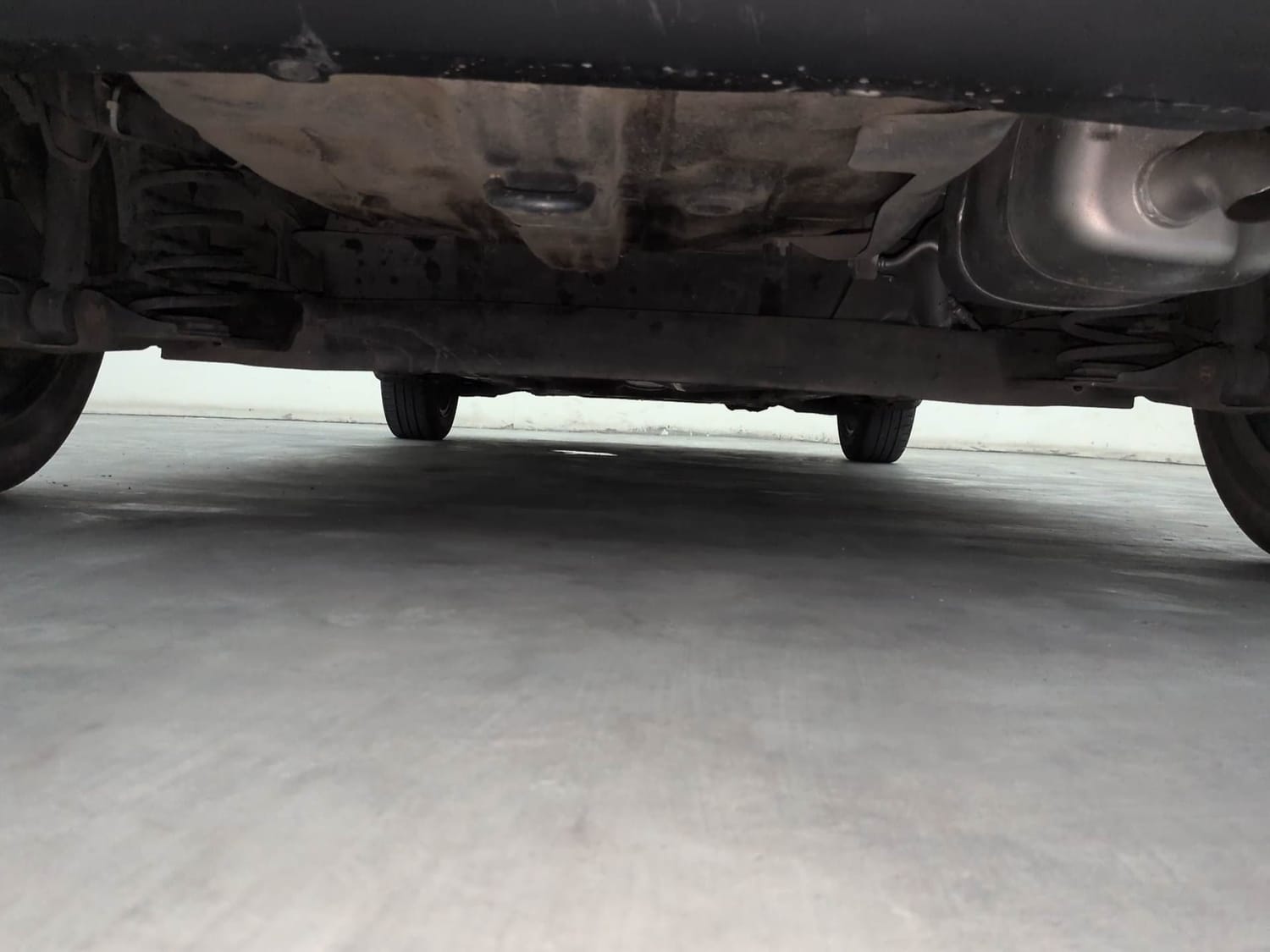 Used 2018 Hyundai Grand i10 Sportz (O) AT 1.2 Kappa VTVT Petrol Automatic extra REAR UNDERBODY VIEW (TAKEN FROM REAR)