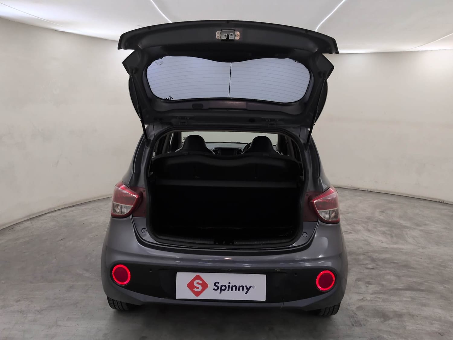 Used 2018 Hyundai Grand i10 Sportz (O) AT 1.2 Kappa VTVT Petrol Automatic interior DICKY DOOR OPEN VIEW
