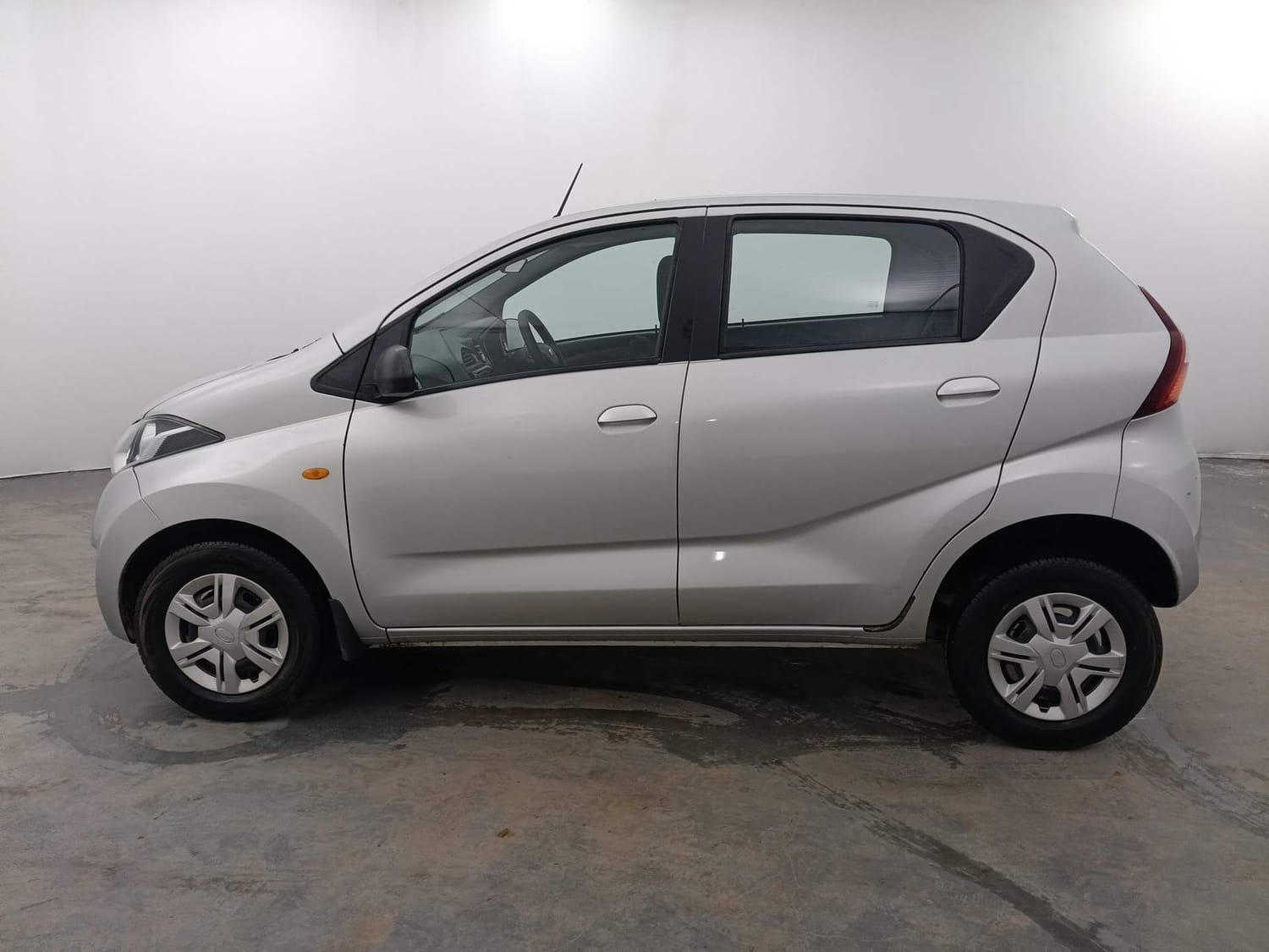 Used 2020 Datsun Redi-GO S Petrol Manual exterior LEFT SIDE VIEW