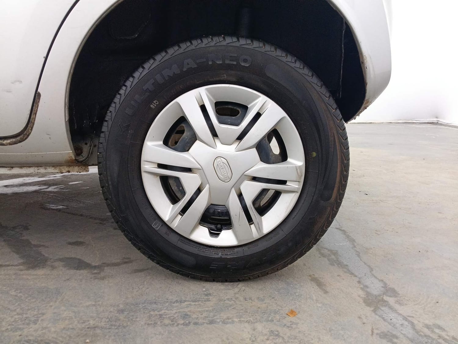 Used 2020 Datsun Redi-GO S Petrol Manual tyres LEFT REAR TYRE RIM VIEW
