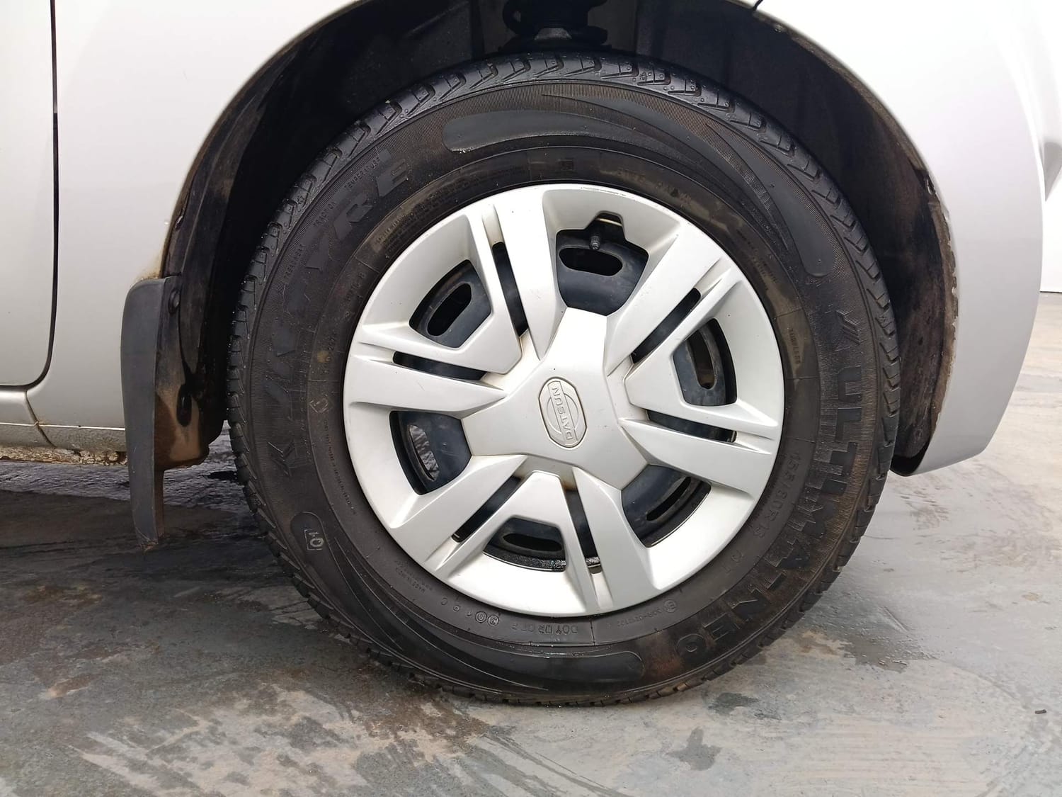 Used 2020 Datsun Redi-GO S Petrol Manual tyres RIGHT FRONT TYRE RIM VIEW