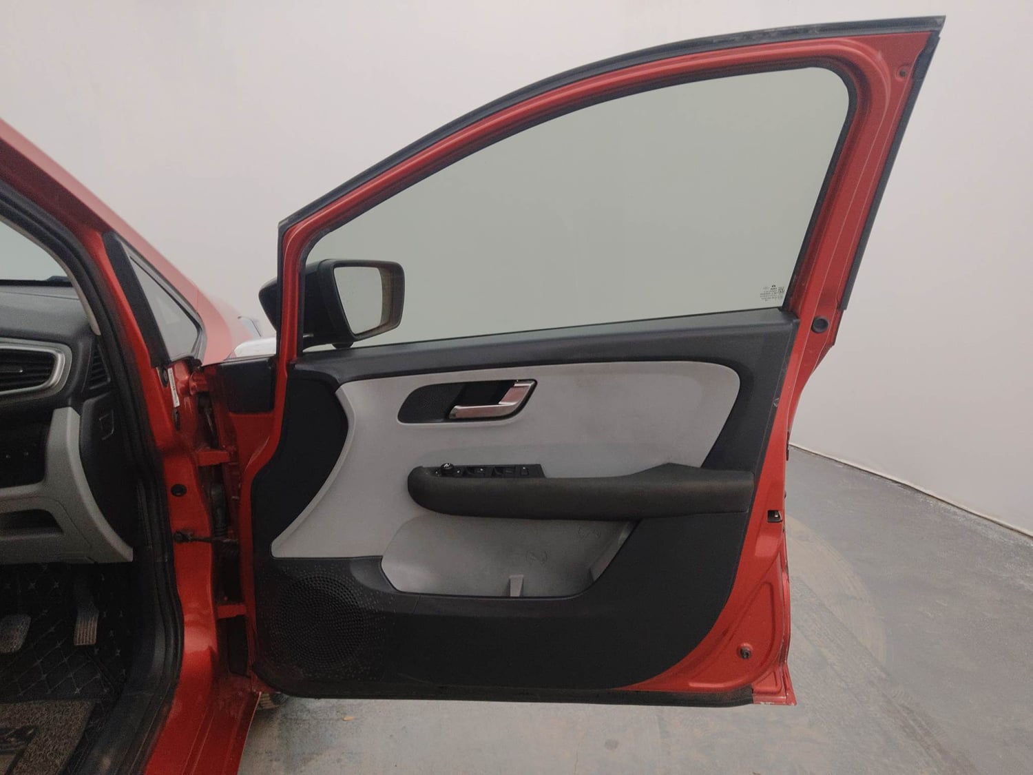 Used 2021 Tata Altroz XZ Diesel Diesel Manual interior RIGHT FRONT DOOR OPEN VIEW