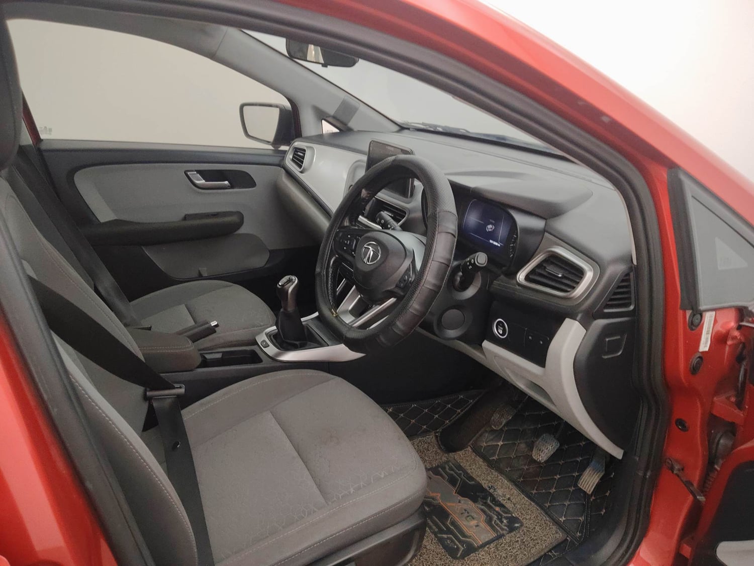 Used 2021 Tata Altroz XZ Diesel Diesel Manual interior RIGHT SIDE FRONT DOOR CABIN VIEW
