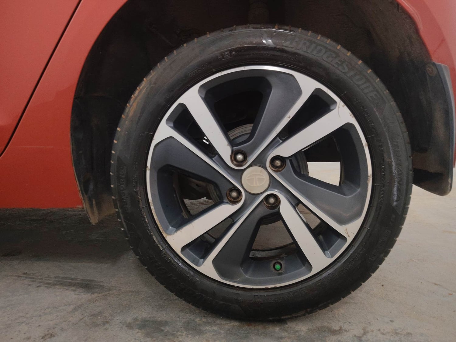 Used 2021 Tata Altroz XZ Diesel Diesel Manual tyres LEFT REAR TYRE RIM VIEW